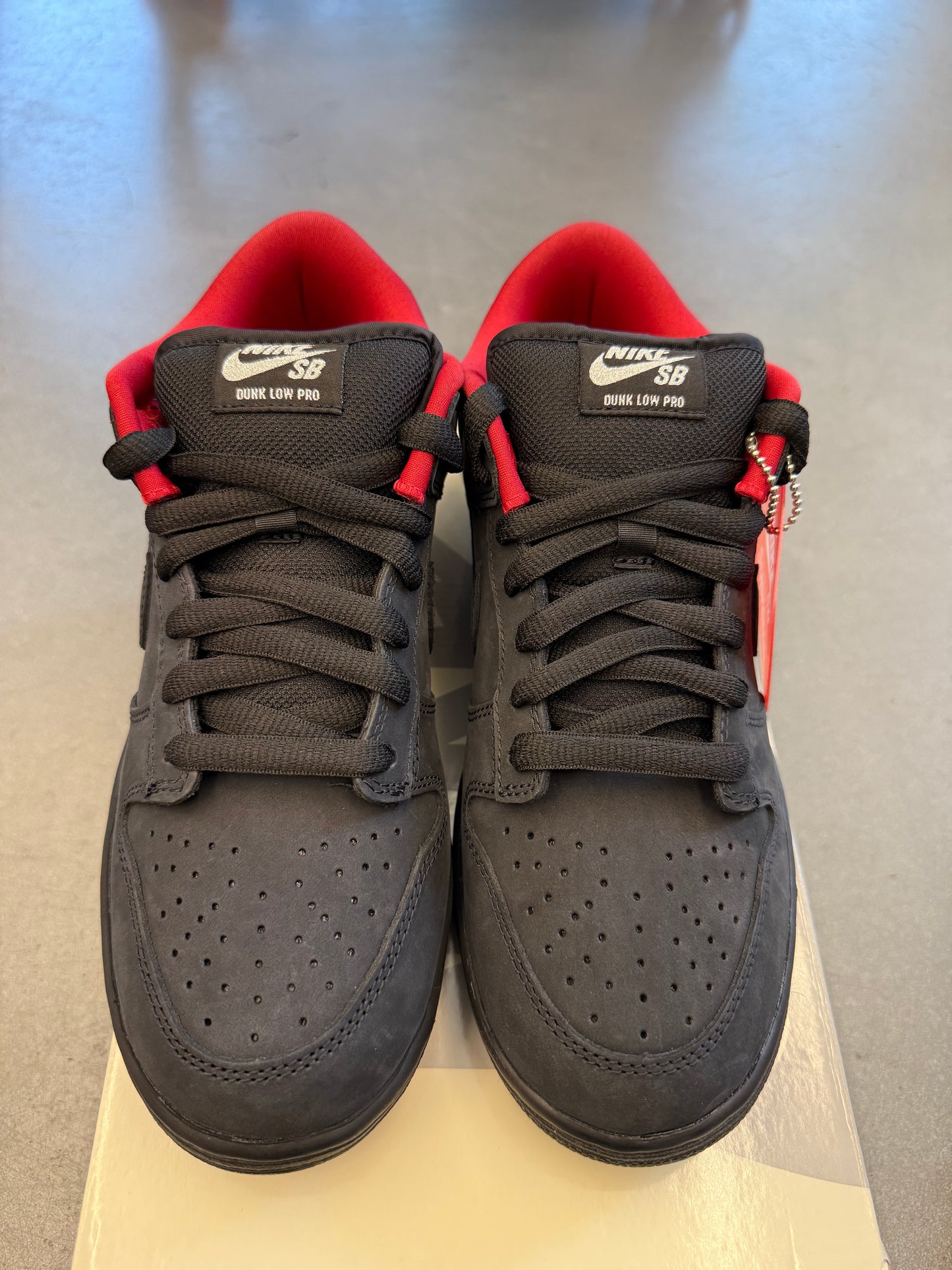 2025 SIZE 9 NIKE SB DUNK LOW SUPREME 94 - BLACK (NEW WITH BOX)