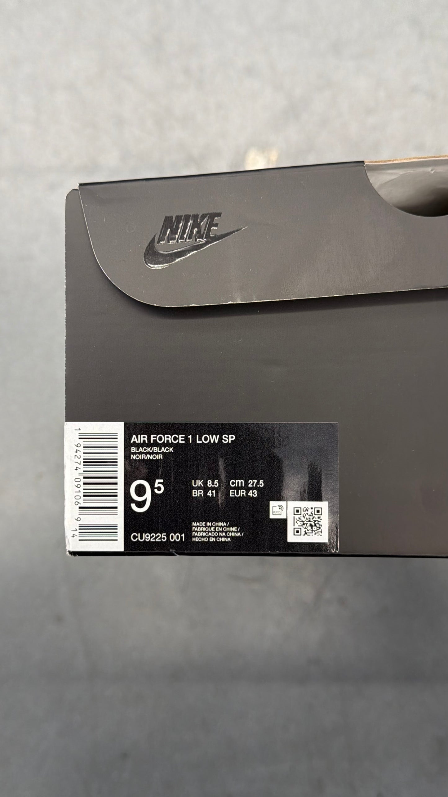 NIKE AIR FORCE 1 LOW SUPREME BLACK