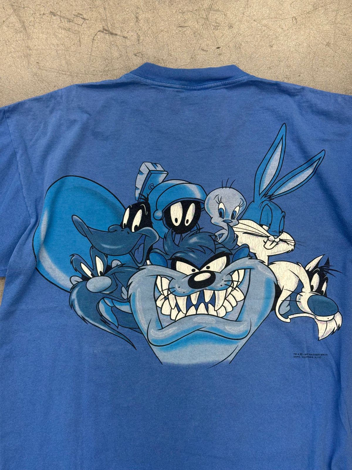 1995 LOONEY TUNES CALVIN KLEIN CAST ON BACK TEE (TULTEX TAG)
