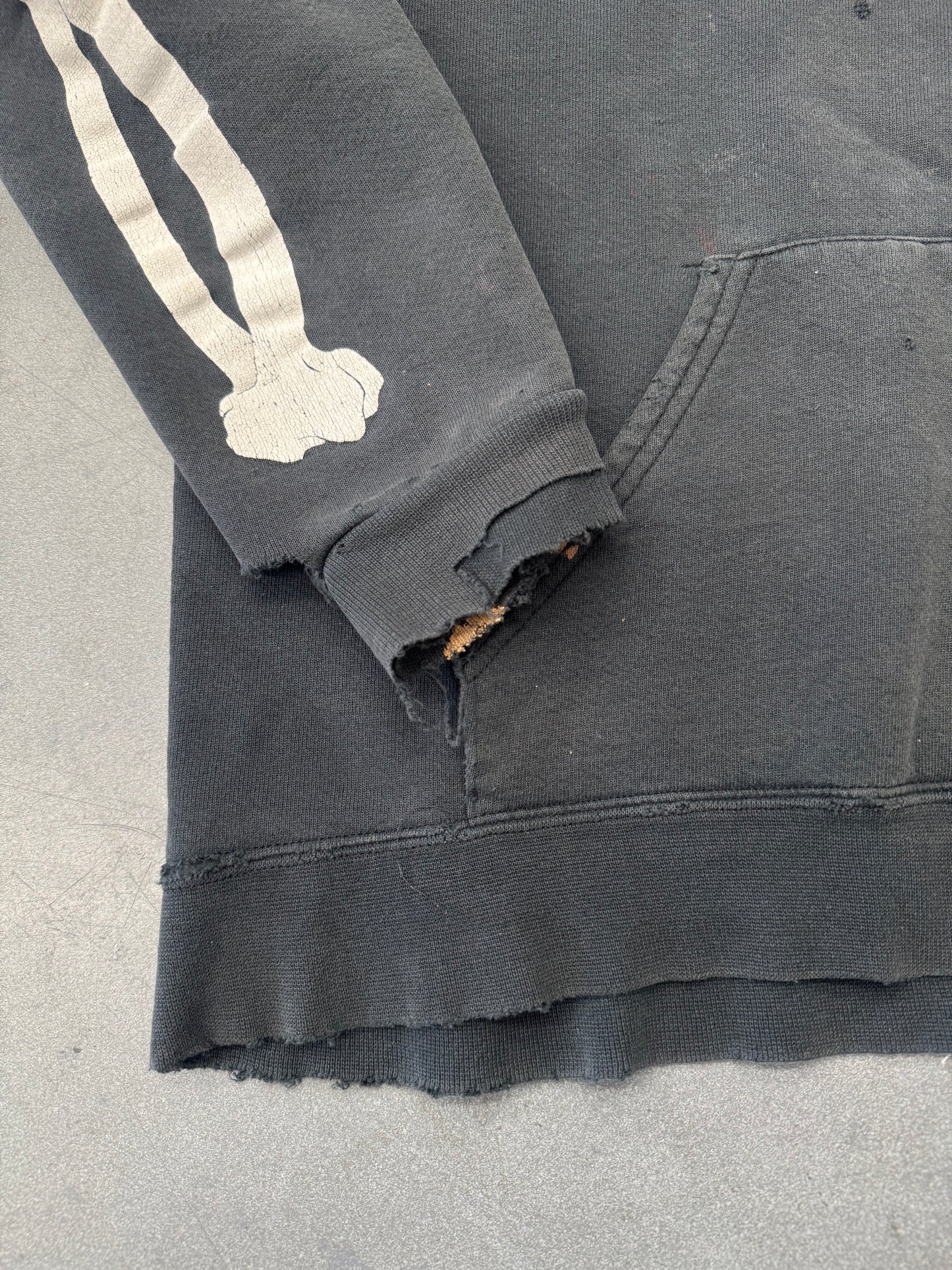 00'S LUNACHICKS BONE SLEEVE PULLOVER HOODIE (LEE TAG)