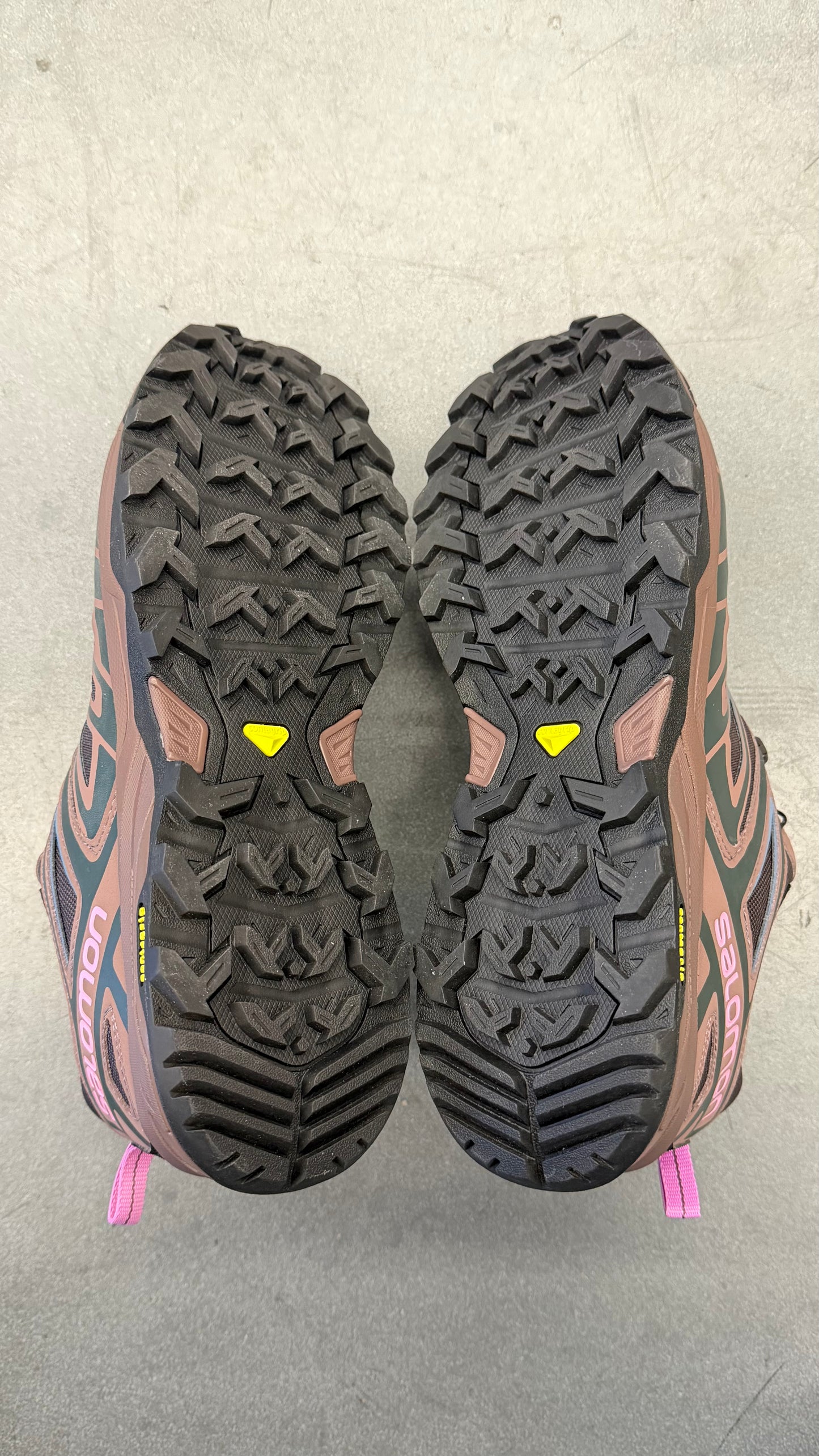 2021 SALOMON X BETTER GIFT SHOP X ULTRA 3 GORE-TEX - SHALE PEPPERCORN (W/BOX)