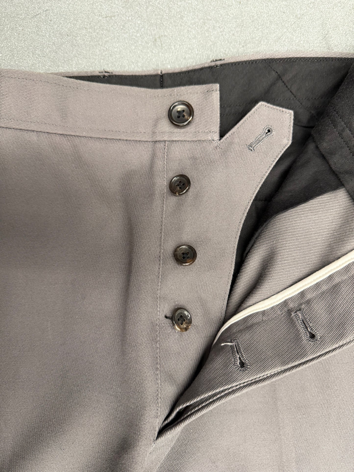 THOM BROWNE NEW YORK TAPERED PANTS SIZE 2 - GREY