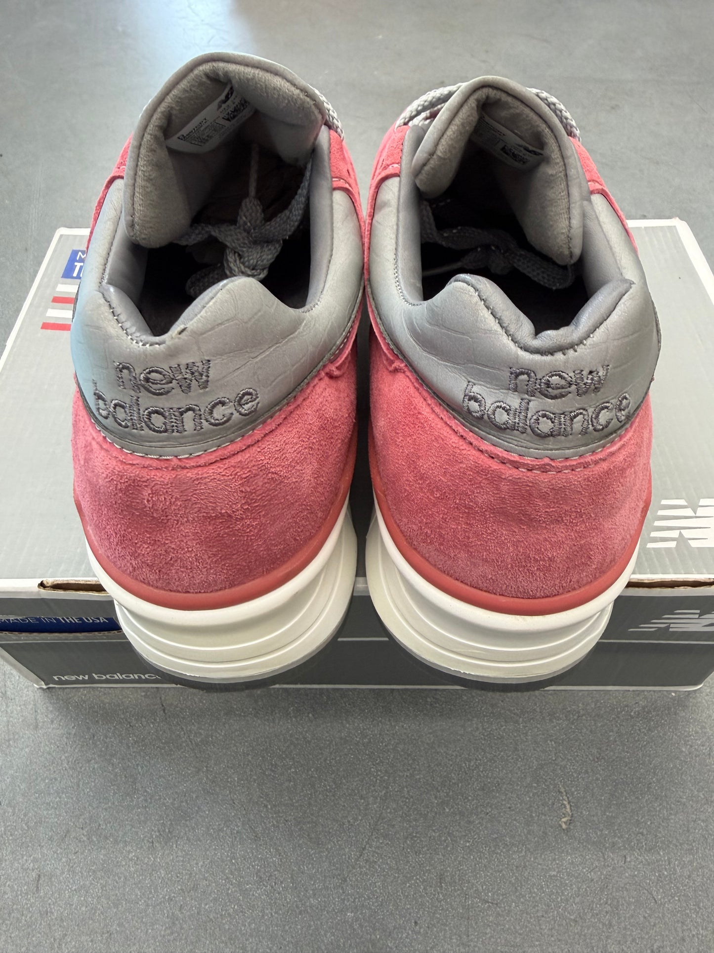 2014 SIZE 10.5 NEW BALANCE 997 CONCEPTS ROSE SNEAKERS (PRE-OWNED WITH SIZE 10 REPLACEMENT BOX)