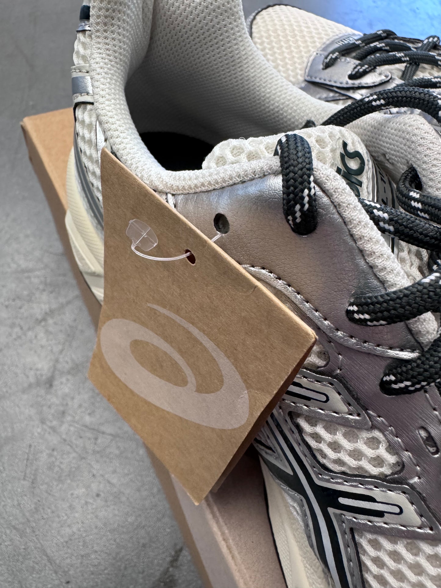 2024 SIZE 7 KITH ASICS GEL 1130 CREAM SCARAB (NEW WITH BOX)
