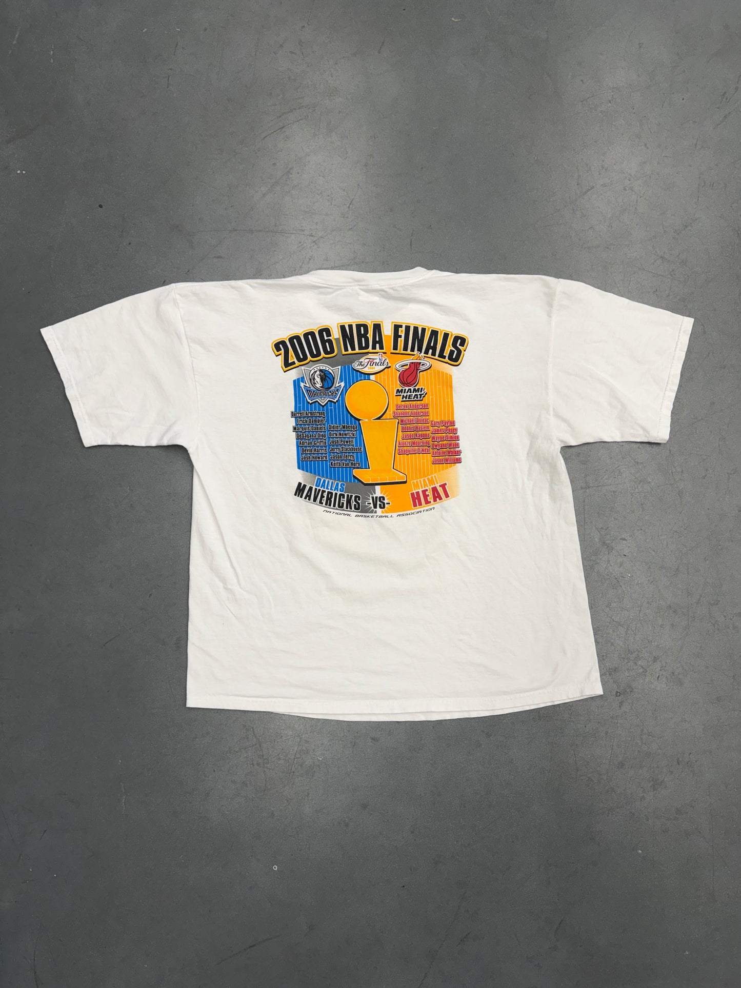 2006 NBA FINALS DALLAS MAVERICKS VS MIAMI HEAT TEE (MAJESTIC TAG)
