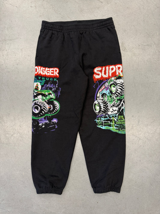 SS26 SUPREME MONSTER JAM GRAVE DIGGER GREEN/PURPLE SWEATPANTS