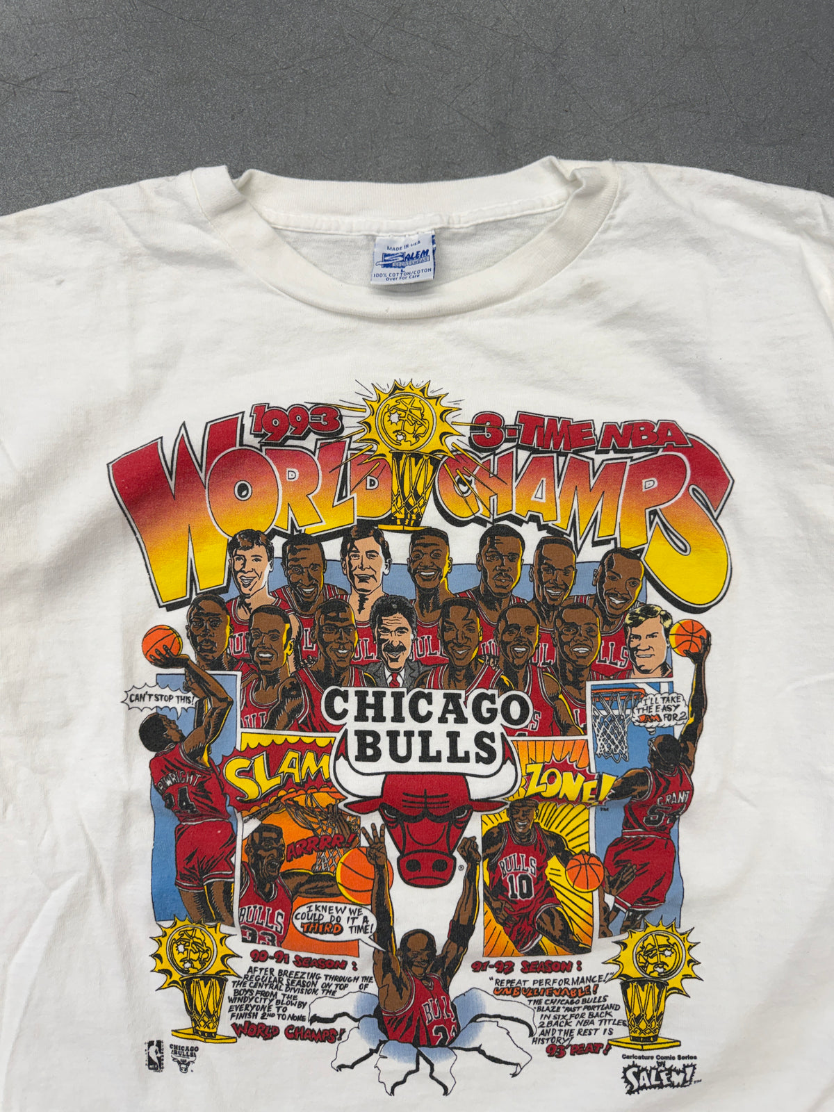 1993 3-TIME NBA CHAMPS CHICAGO BULLS CARICATURE COMIC SERIES TEE (SALEM TAG)