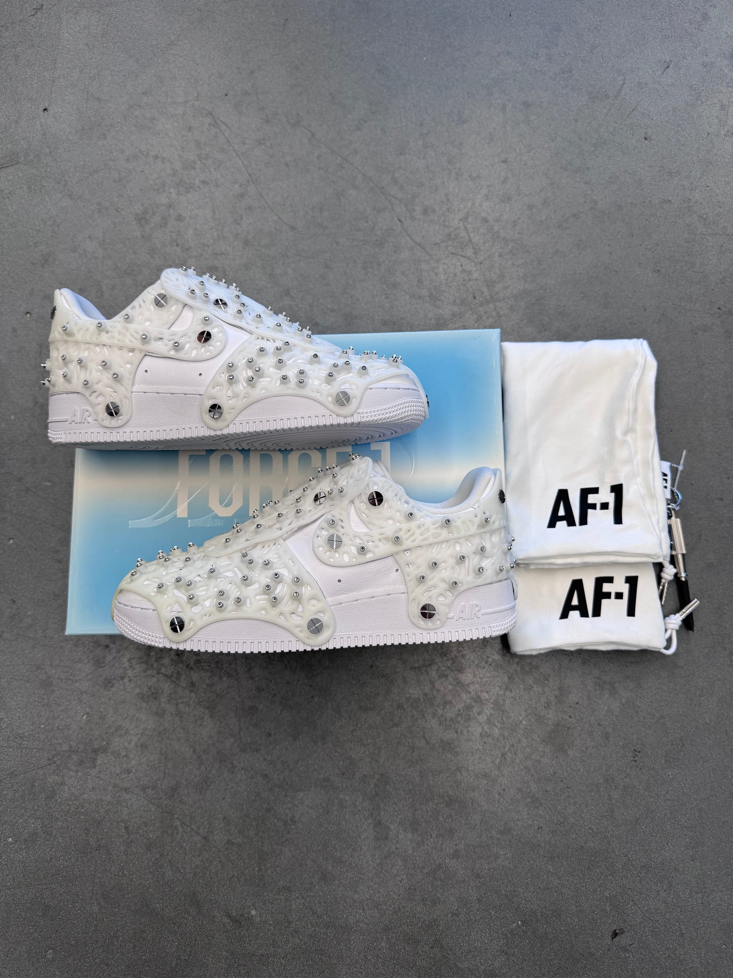 SIZE 9W NIKE AIR FORCE 1 LOW SWARVOSKI RETROFLECTIVE CRYSTAL WHITE (2021) (NEW WITH BOX) (CC)