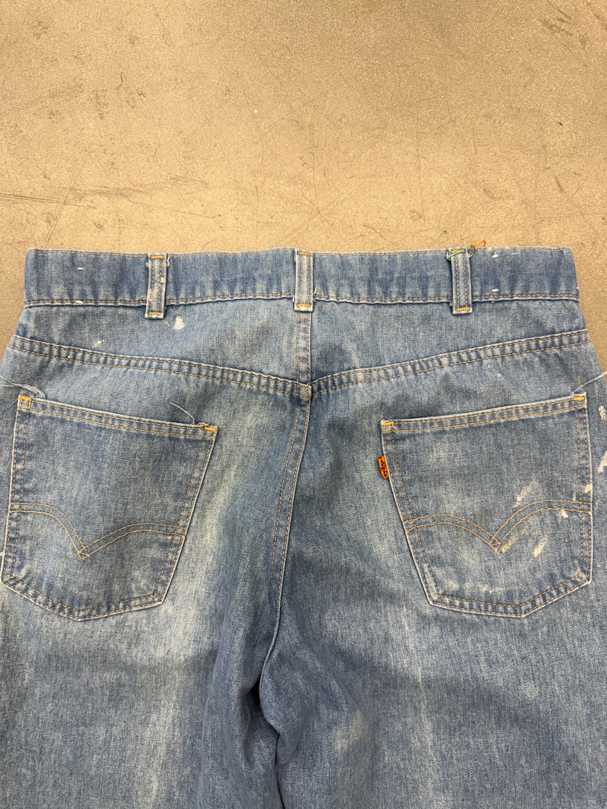 80S LEVI'S FOR MEN WITH A SKOSH MORE COMFORT DENIM JEANS (32X27)
