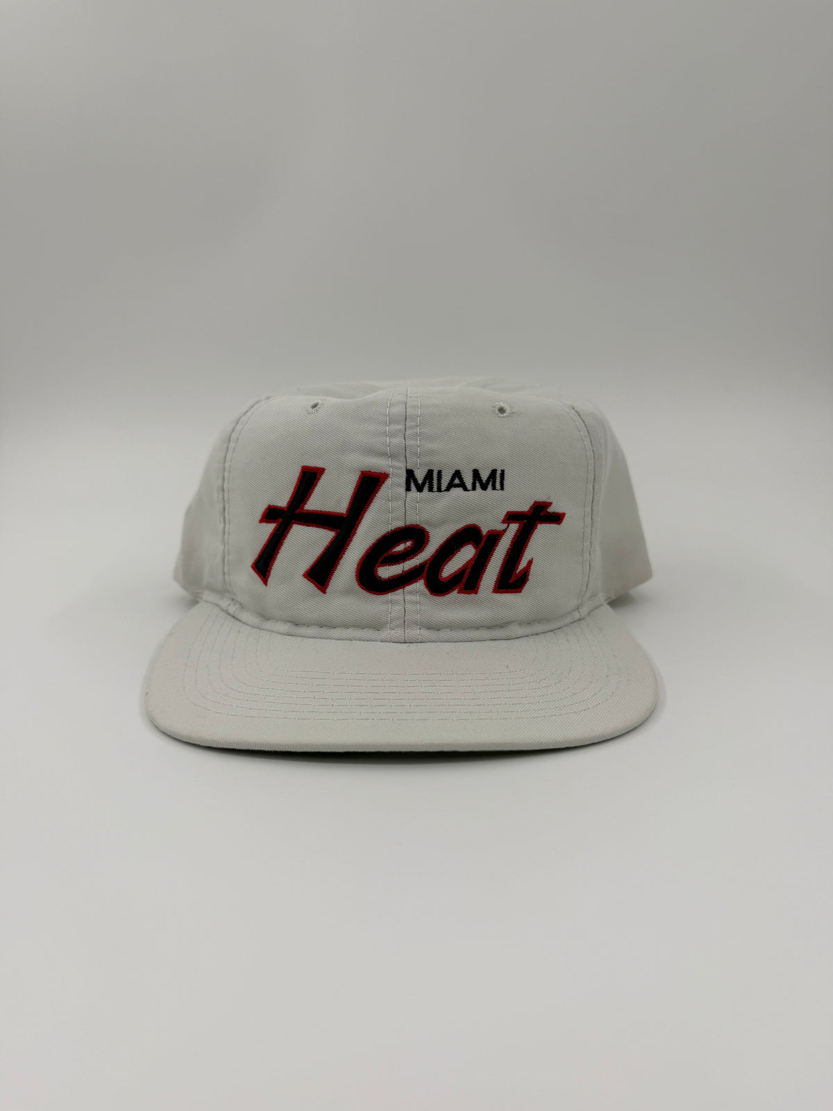 90'S MIAMI HEAT ALL WHITE SCRIPT SNAPBACK HAT