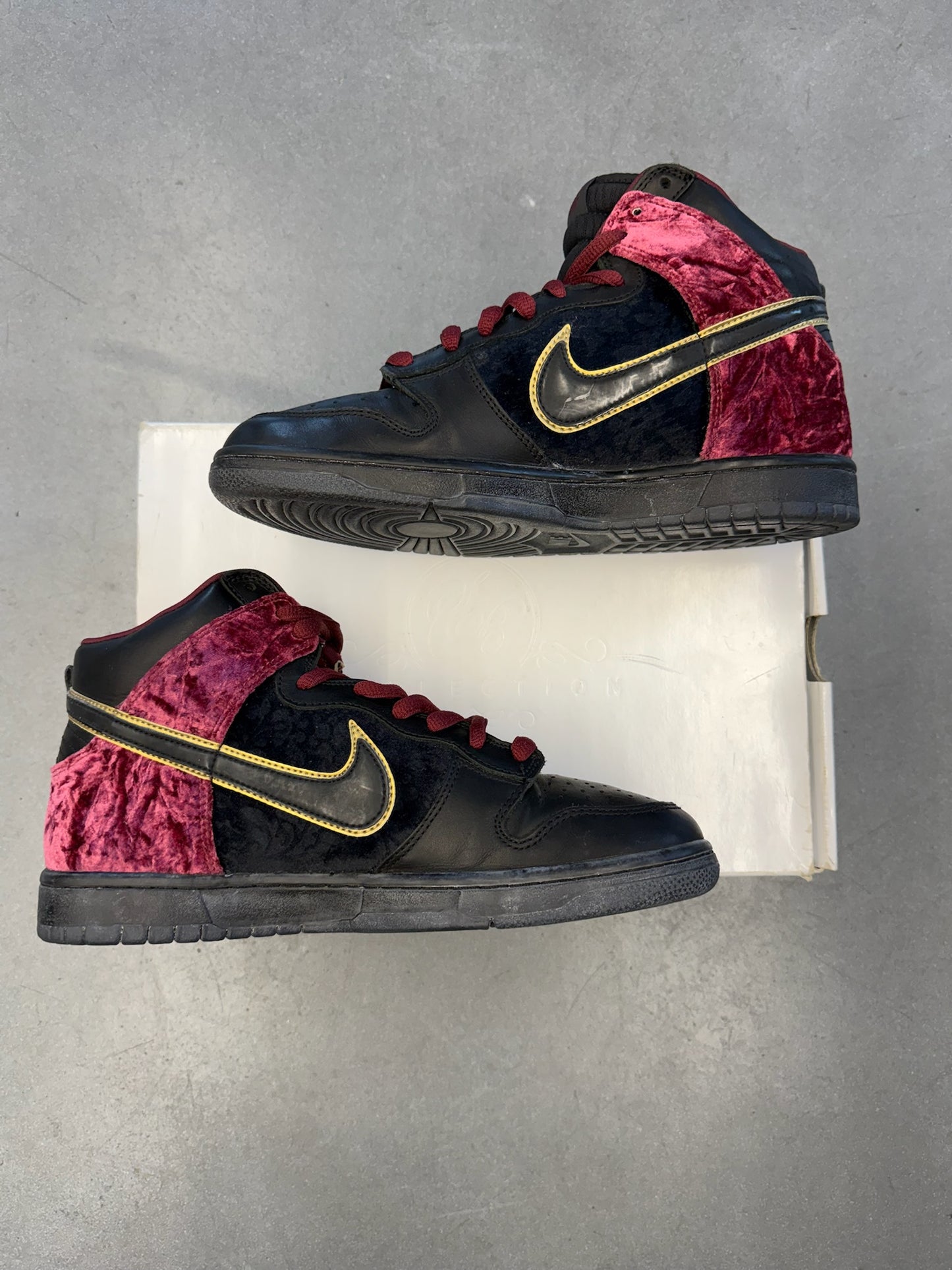SIZE 10 2007 BLOODY SUNDAY NIKE SB DUNK HIGH PREMIUM SB (WITH BOX AND LACES)