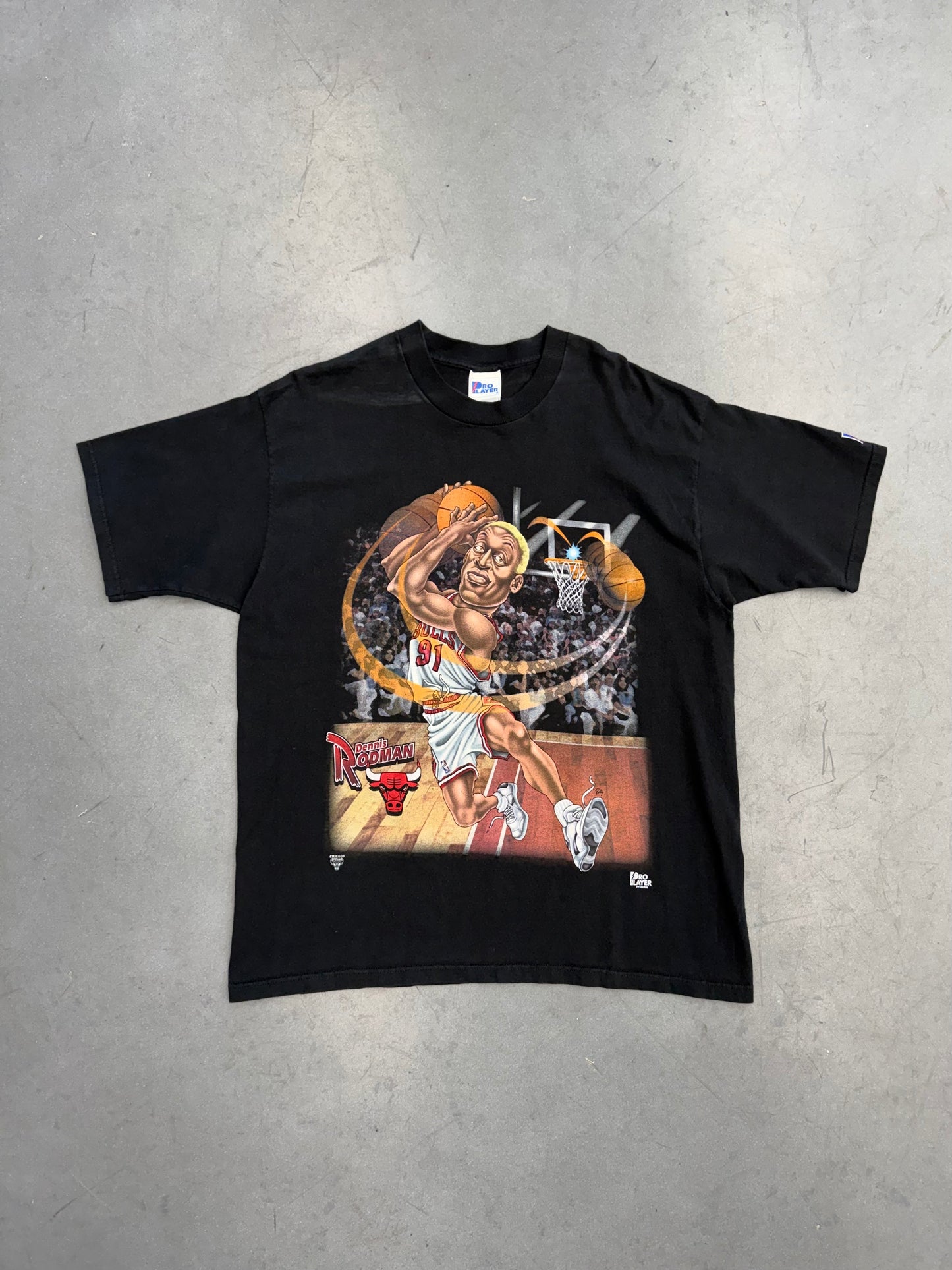 90'S DENNIS RODMAN CHICAGO BULLS CARICATURE TEE (PRO PLAYER TAG)