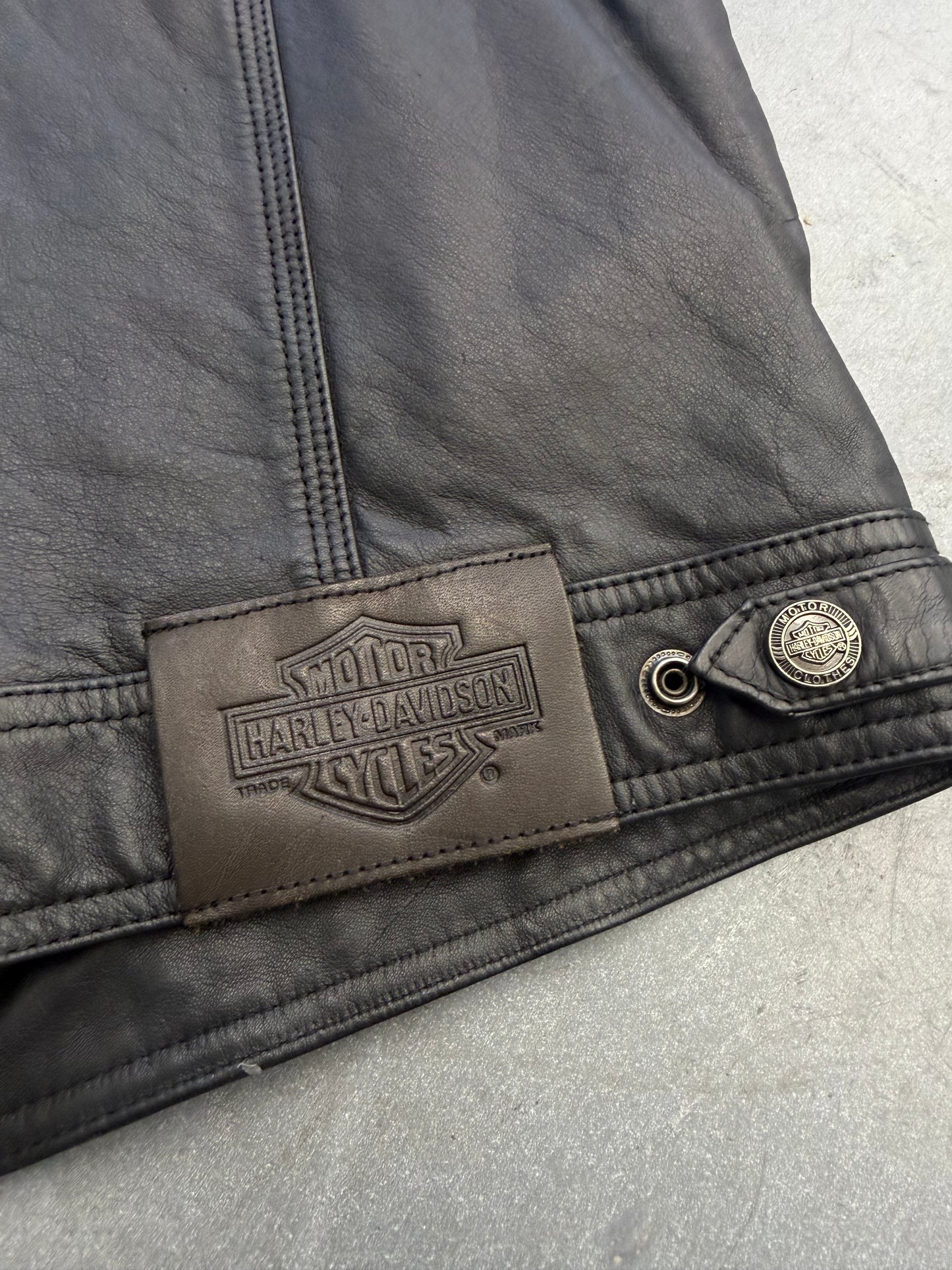 VINTAGE WOMEN'S HARLEY-DAVIDSON COLLARED LEATHER VEST