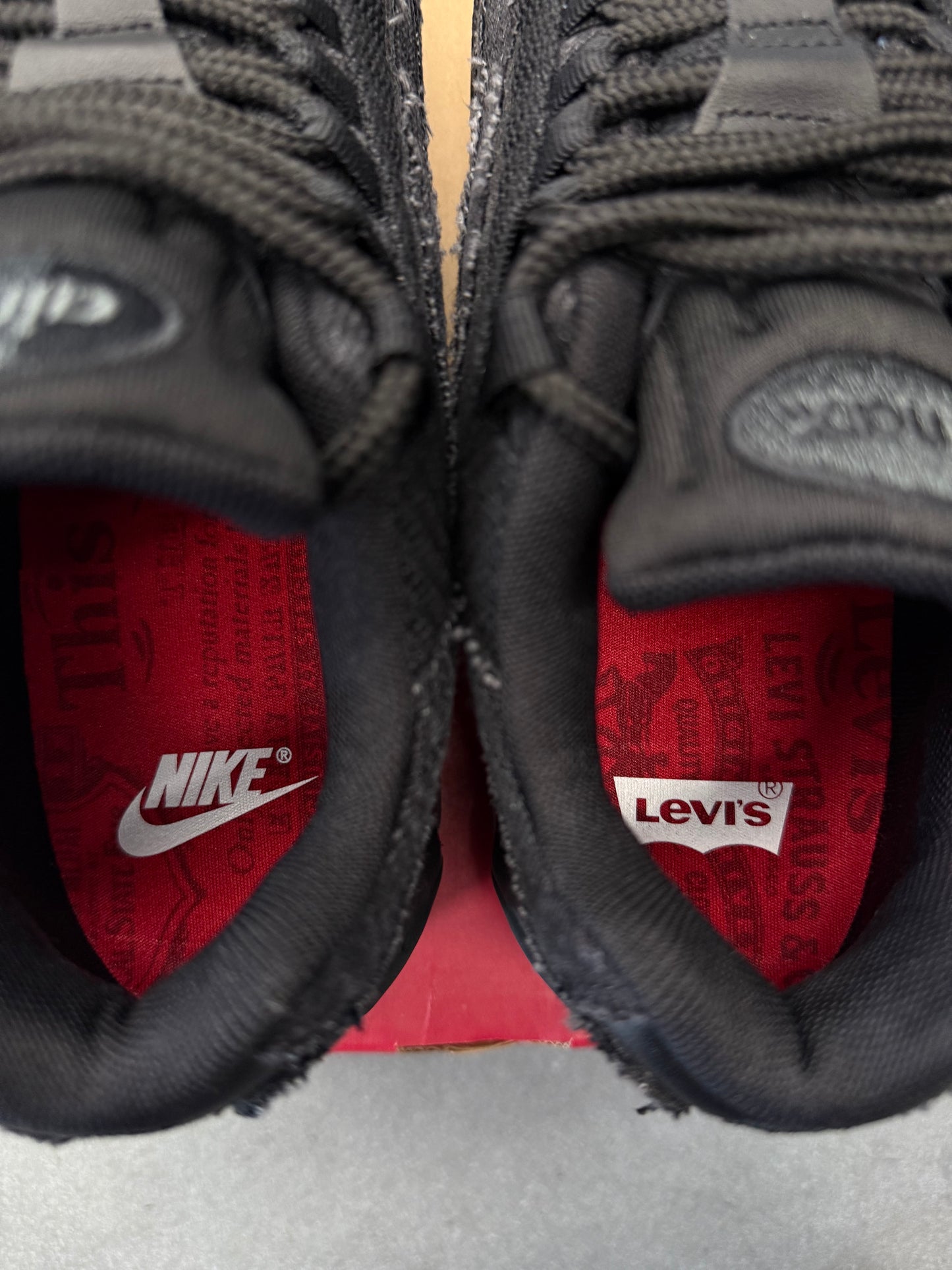 2025 SIZE 8 NIKE AIR MAX 95 OG LEVI'S BLACK