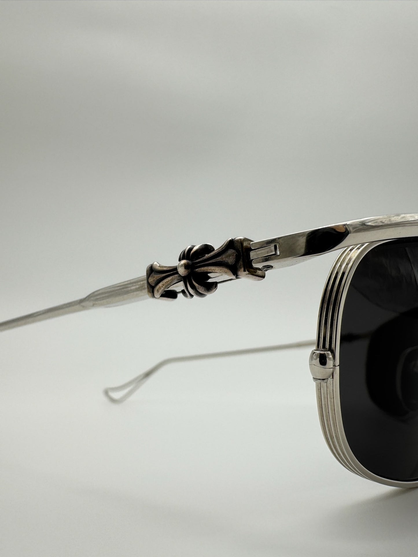 CHROME HEARTS INSTAOUNCE SILVER SUNGLASSES WITH CASE