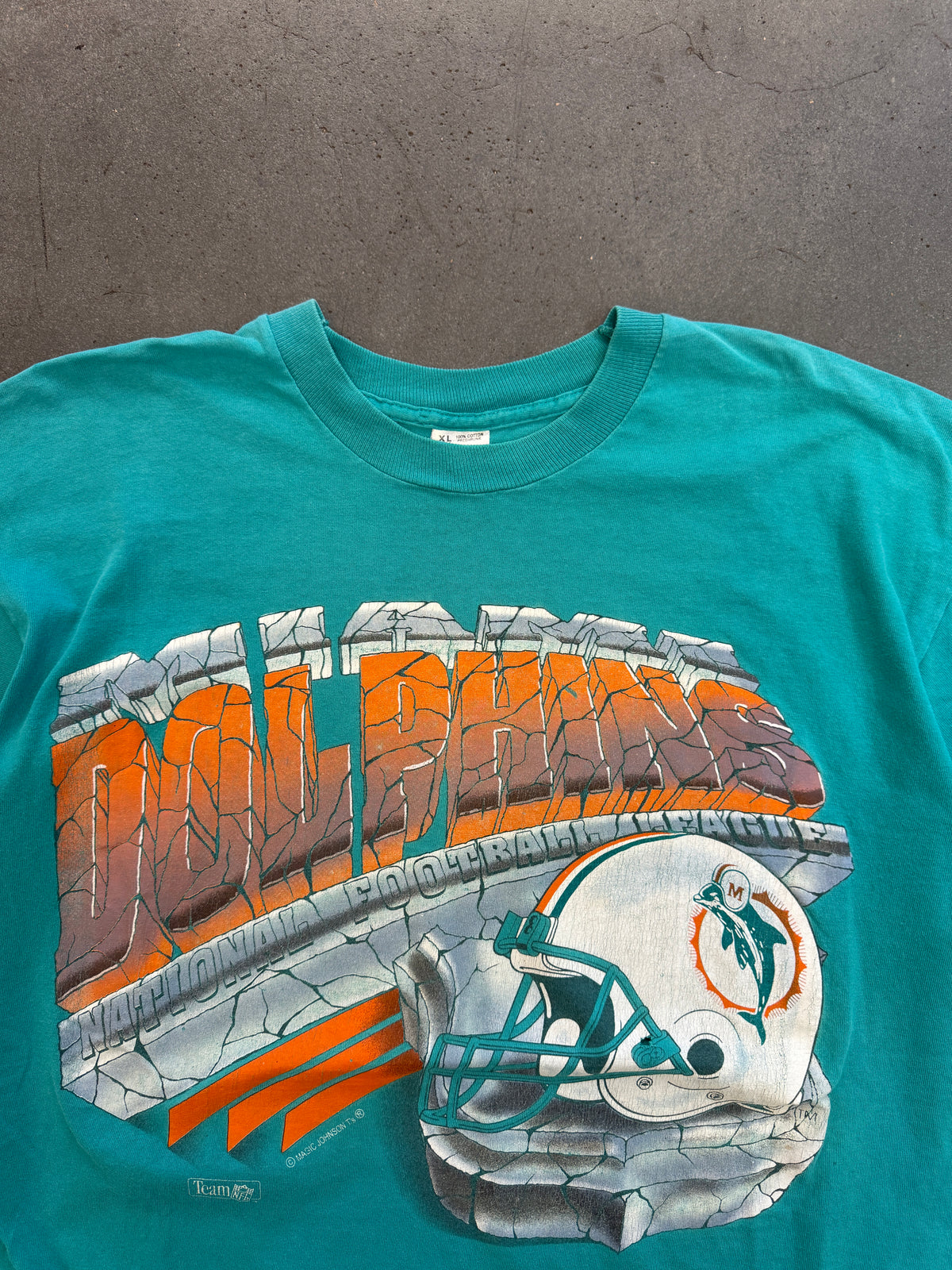 90'S MIAMI DOLPHINS NATIONAL FOOTBALL LEAGUE TEAM NFL MAGIC JOHNSON T'S TEE (FOTL TAG)