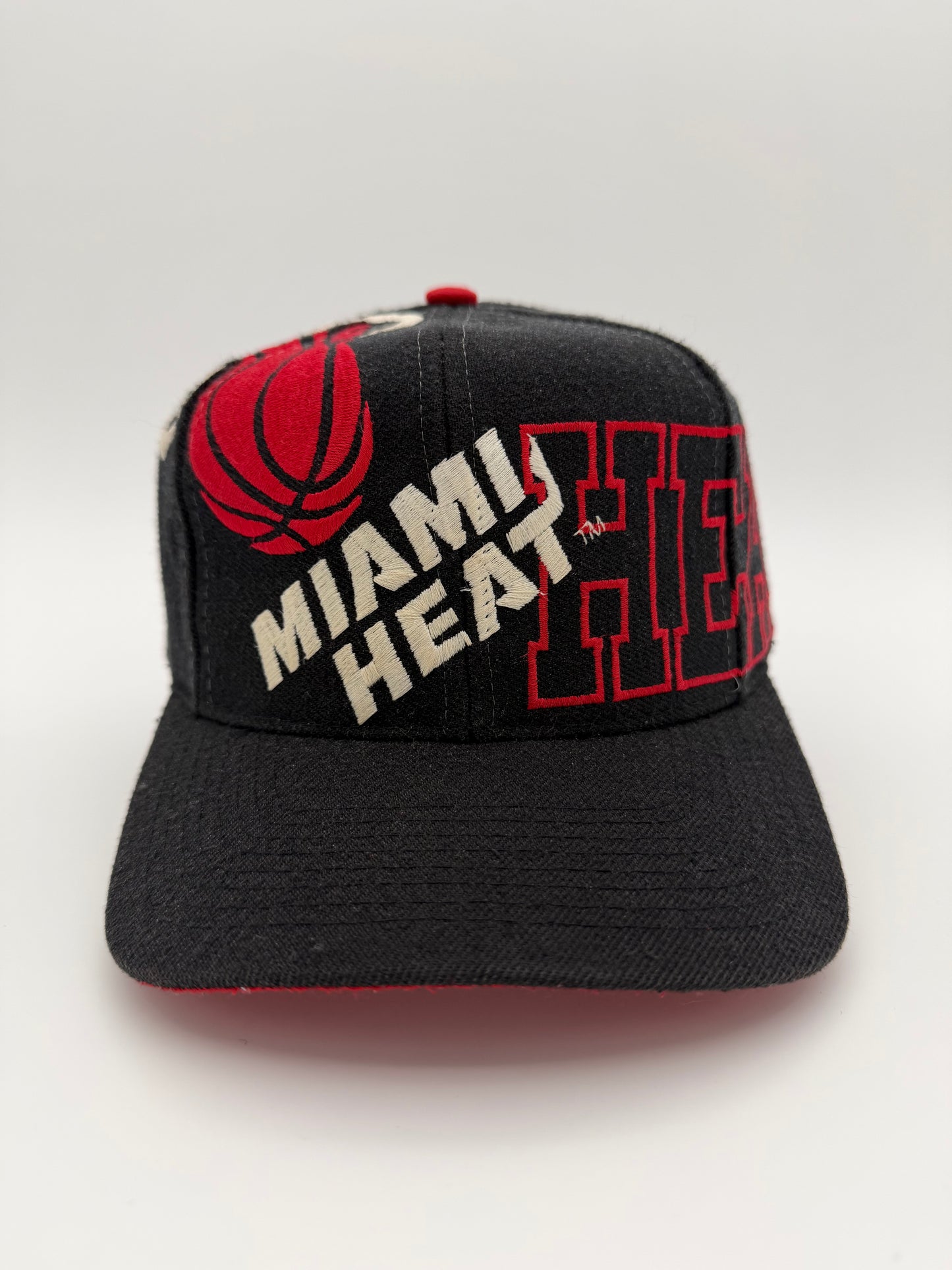 90S THE GAME MIAMI HEAT TWO-LOGO LIMITED EDITION SNAPBACK (530 OF 2000)