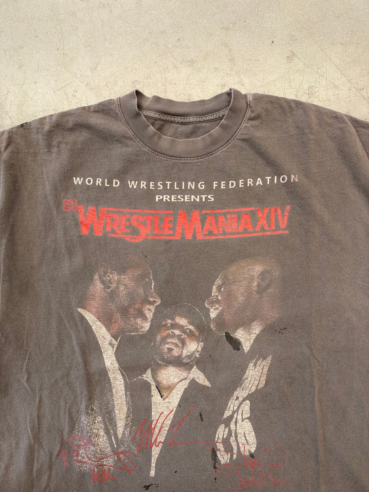 1998 WRESTLEMANIA XIV STONE COLD STEVE AUSTIN SHAWN MICHAELS MIKE TYSON WWF FADED TEE (PULLED TAG)