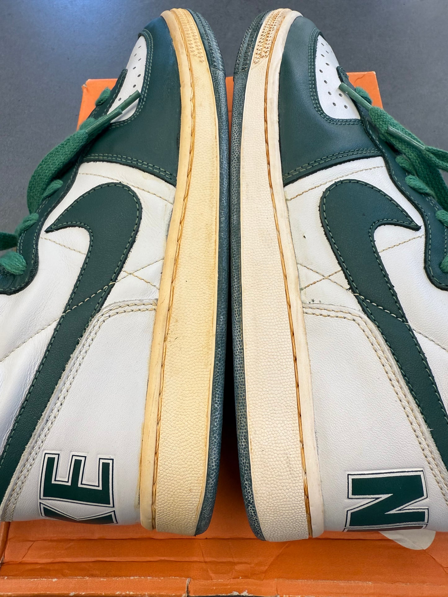 2008 SIZE 10 NIKE TERMINATOR HIGH VNTG - SWAN/NOBLE GREEN (NEW WITH BOX)