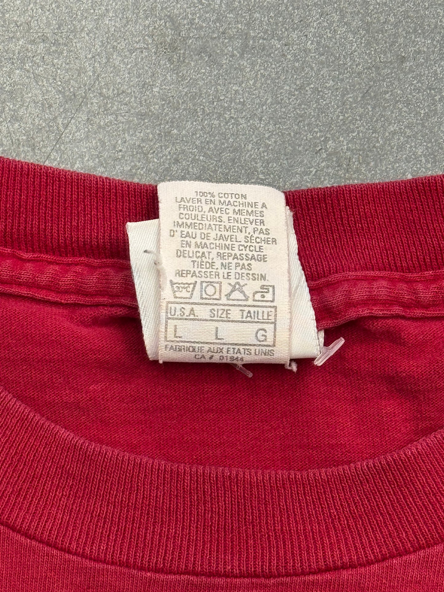90S NIKE BASKETBALL GRAFFITI SPELLOUT JUST DO IT TEE (RED/WHITE NIKE TAG)