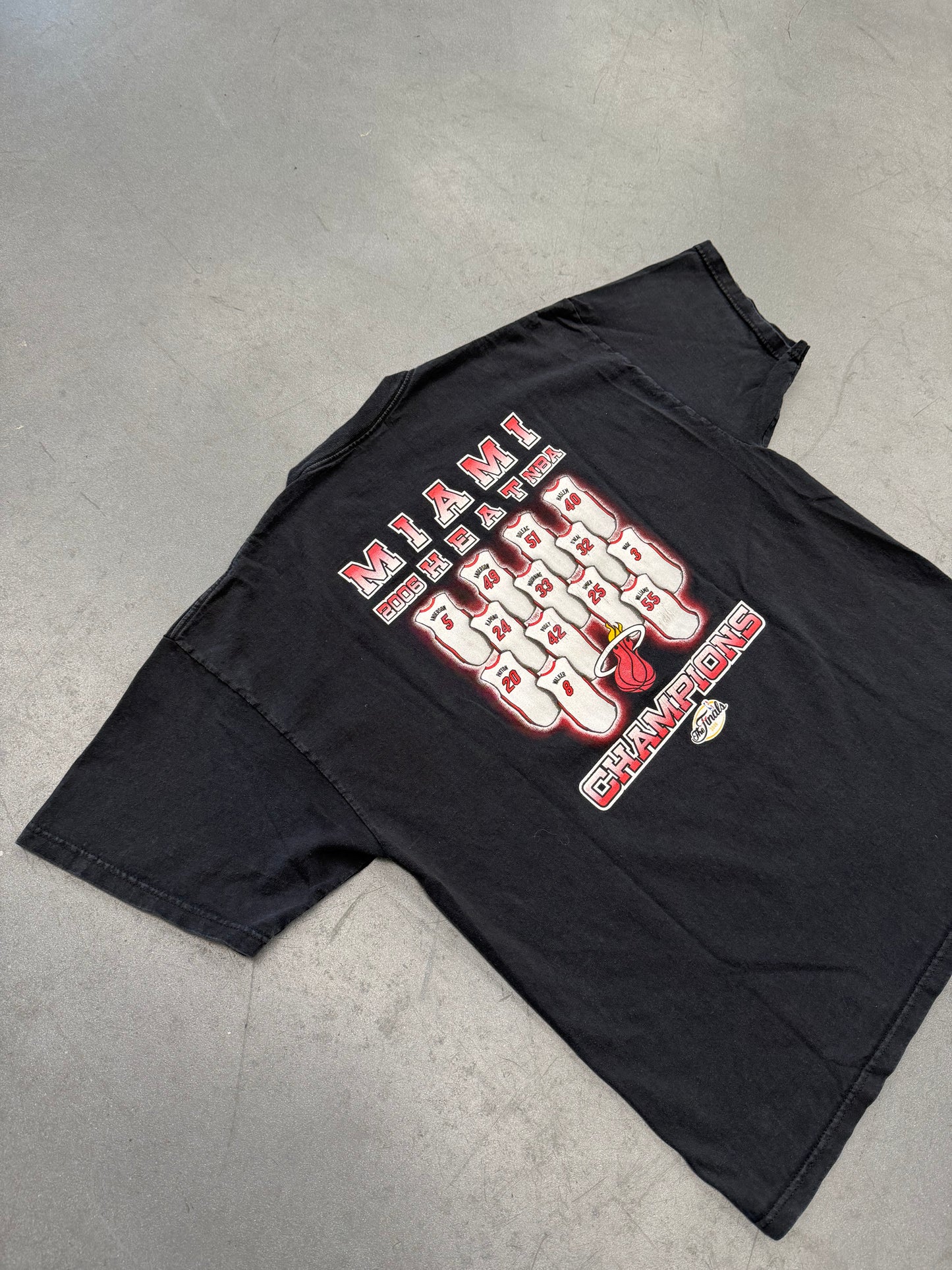 2006 MIAMI HEAT NBA CHAMPIONS TEE (DELTA PRO WEIGHT TAG)