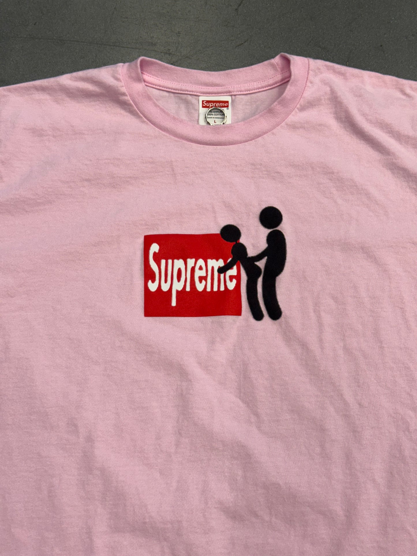 FW25 SUPREME STICK TEE - PINK