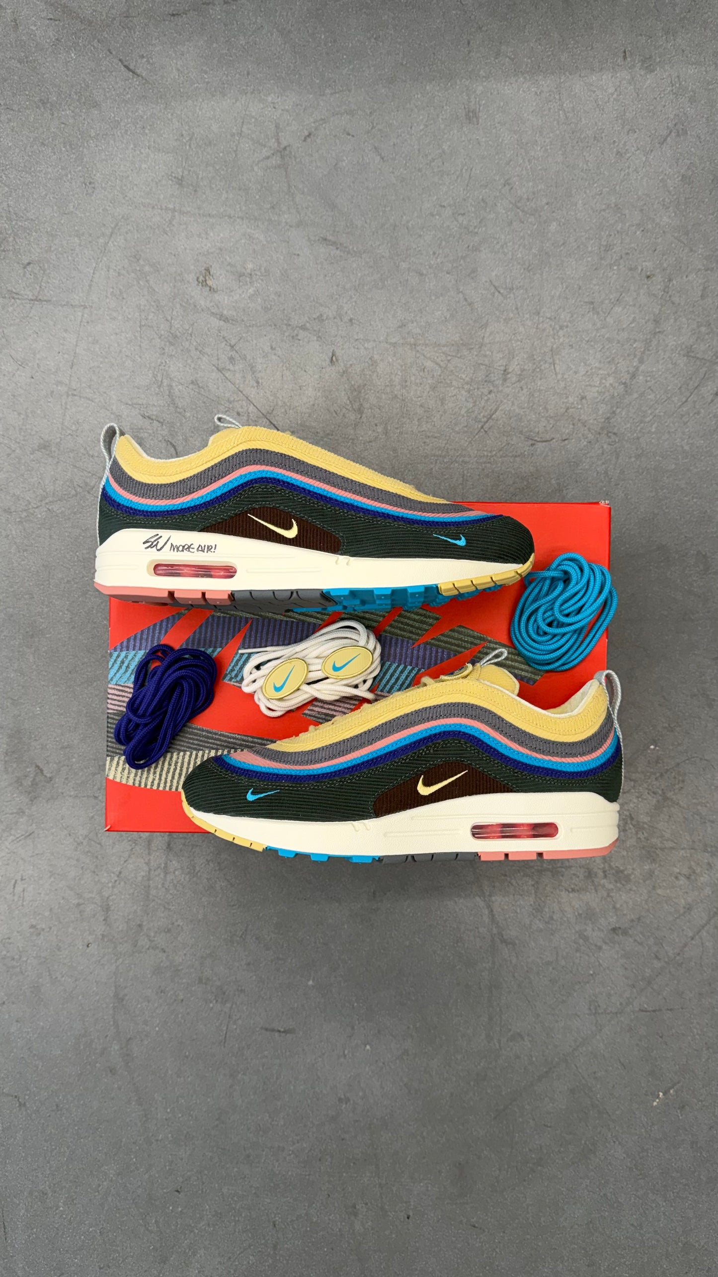 2017 NIKE AIR MAX 1/97 VF SEAN WOTHERSPOON (SIGNED PAIR)