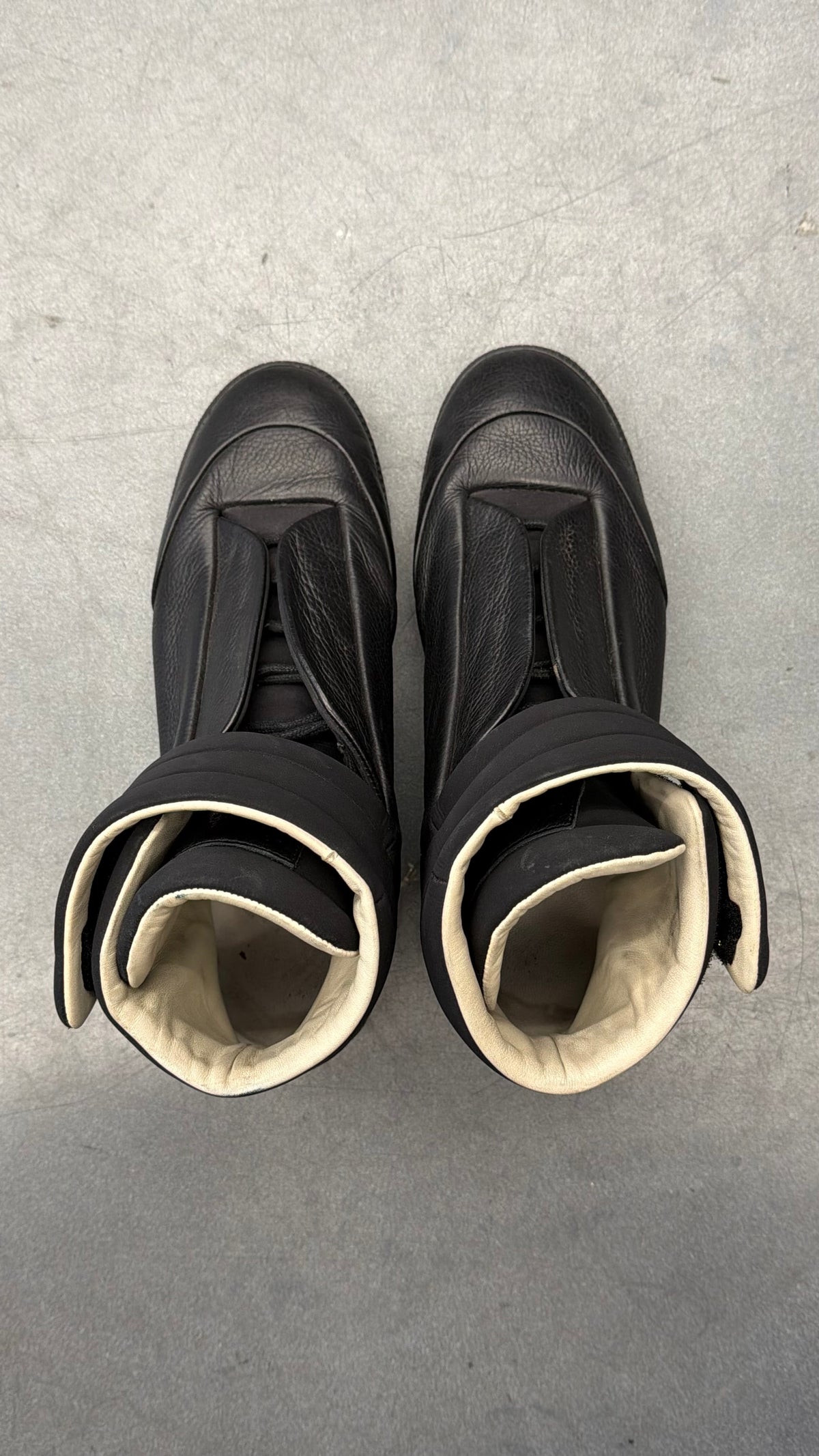 SS11 MAISON MARTIN MARGIELA LINE 22 FUTURE HIGH-TOP SNEAKERS - BLACK (43.5)