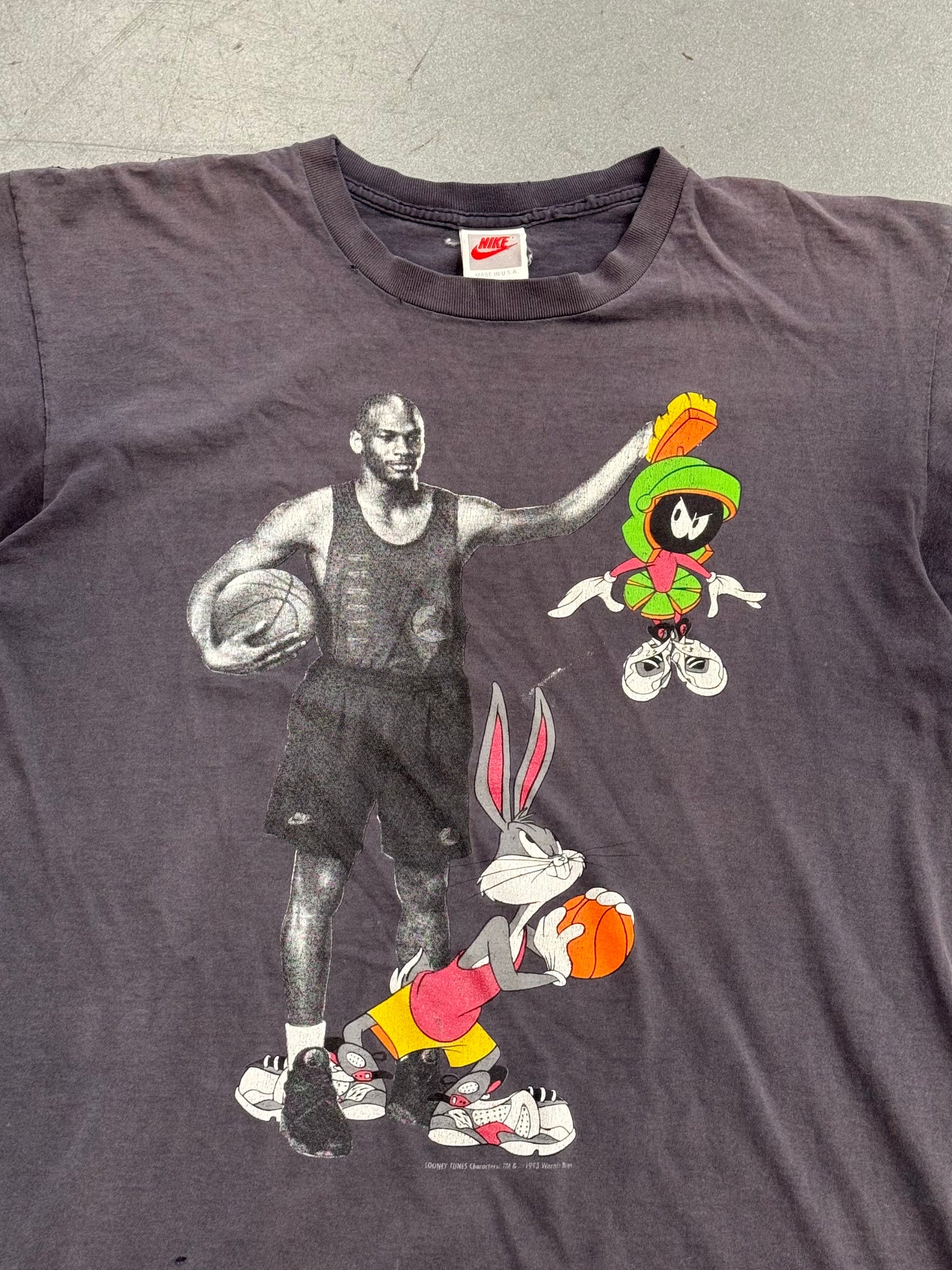 1993 NIKE SPACE JAM LOONEY TOONS "THE BEST ON EARTH" TEE (RED SWOOSH TAG)