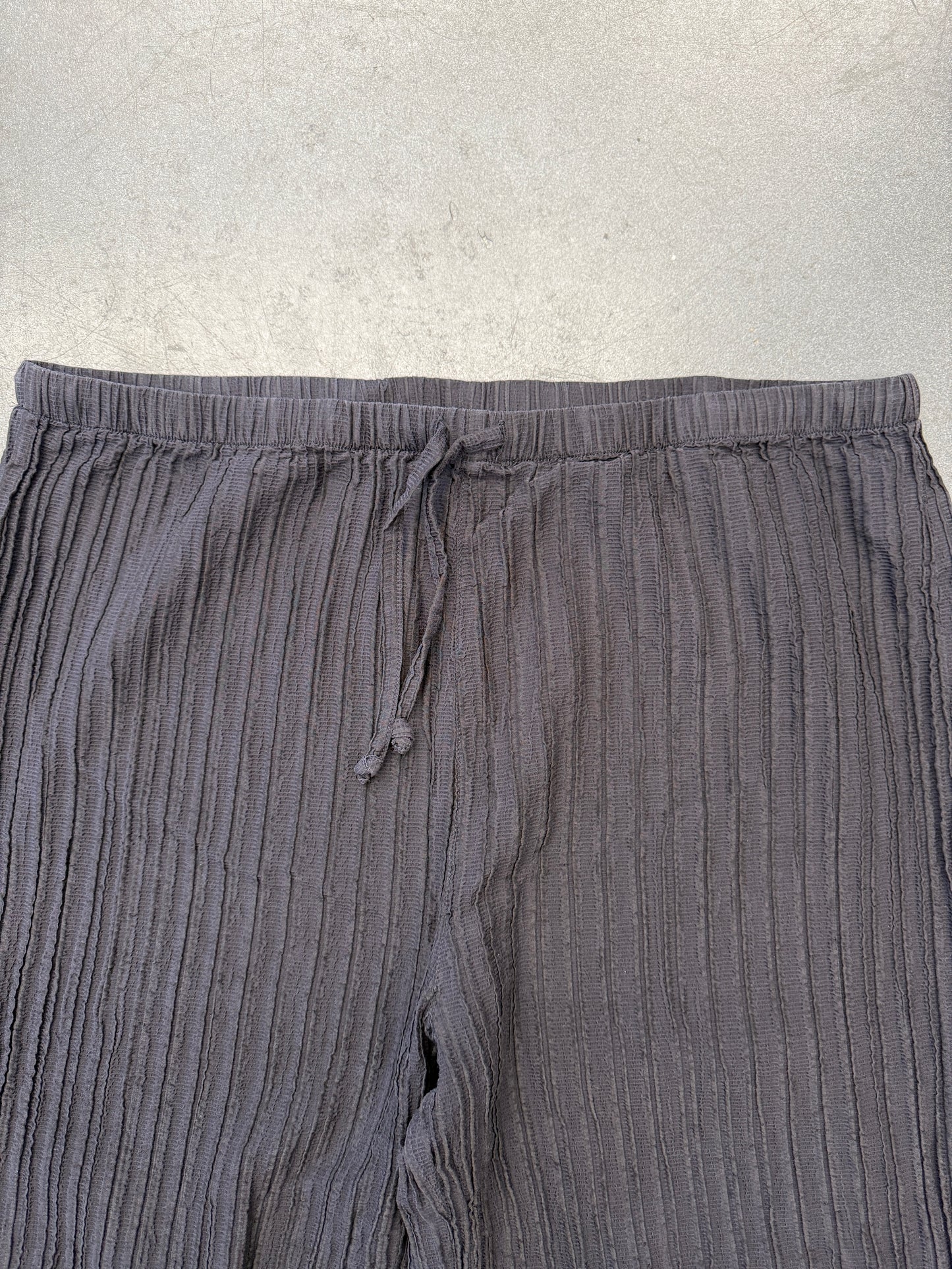 KITH WOMEN KAVI II PLISSE DRAWSTRING PANT - BLACK