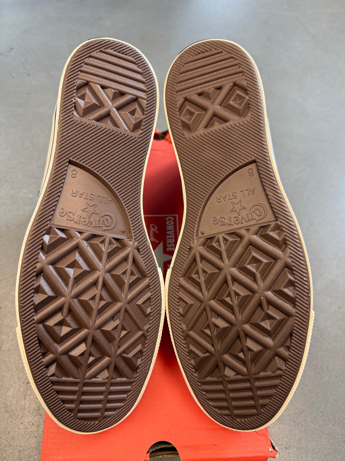 CONVERSE CHUCK TAYLOR ALL STAR CLEAN MID (WITH BOX)