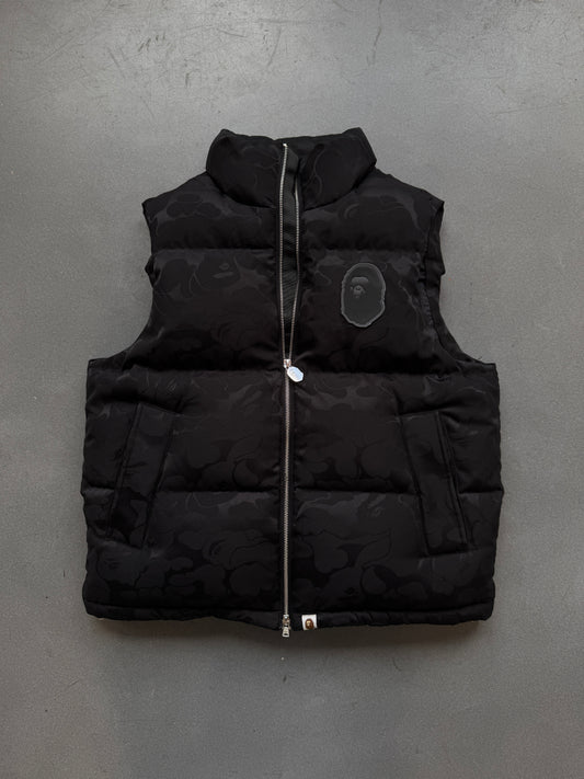 A BATHING APE BAPE BLACK CAMO ZIP UP PUFFER VEST (M)