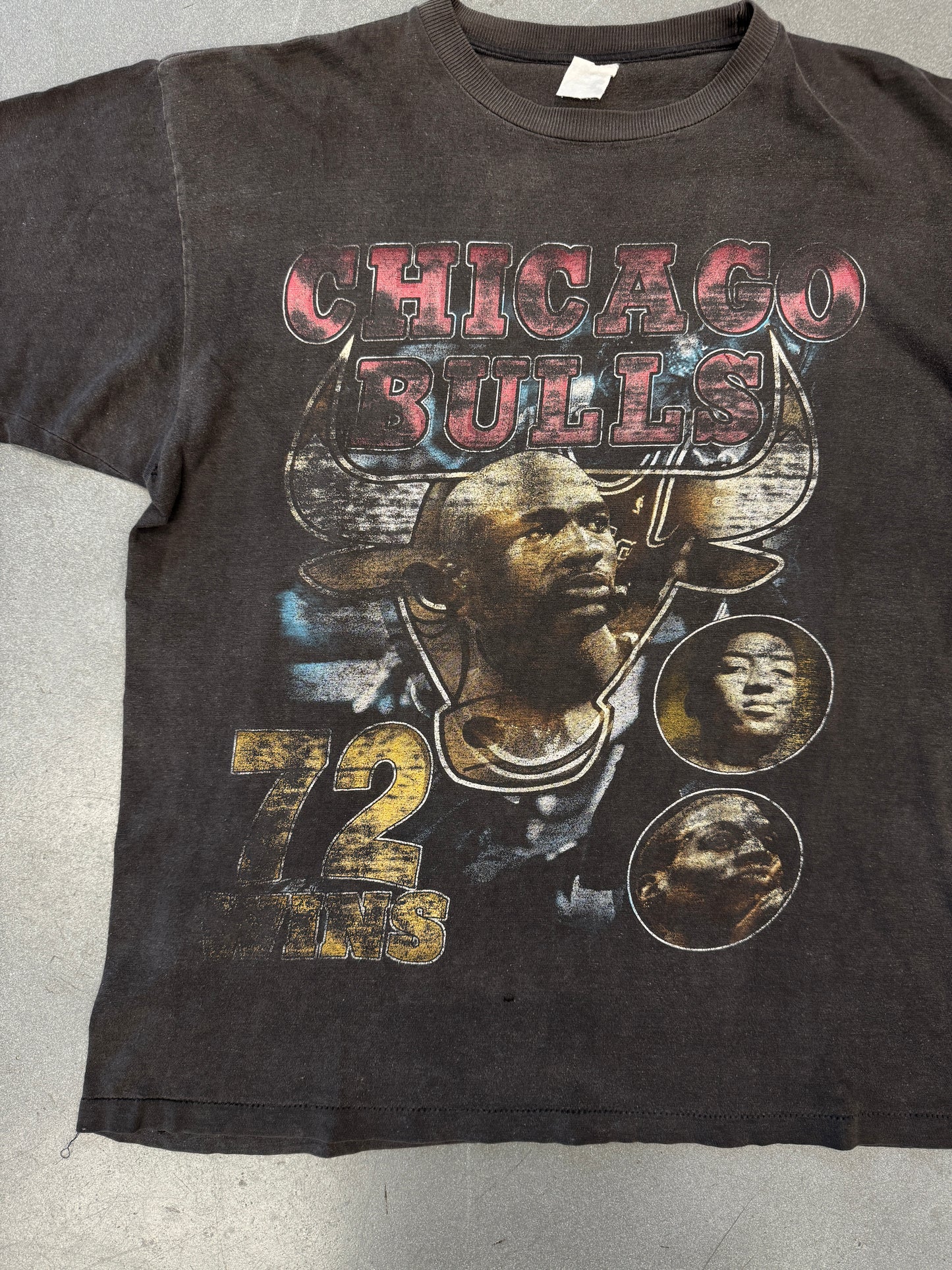 1996 CHICAGO BULLS 72 WINS SOON TO BE WORLD CHAMPIONS RAP STYLE TEE (FADED TAG)