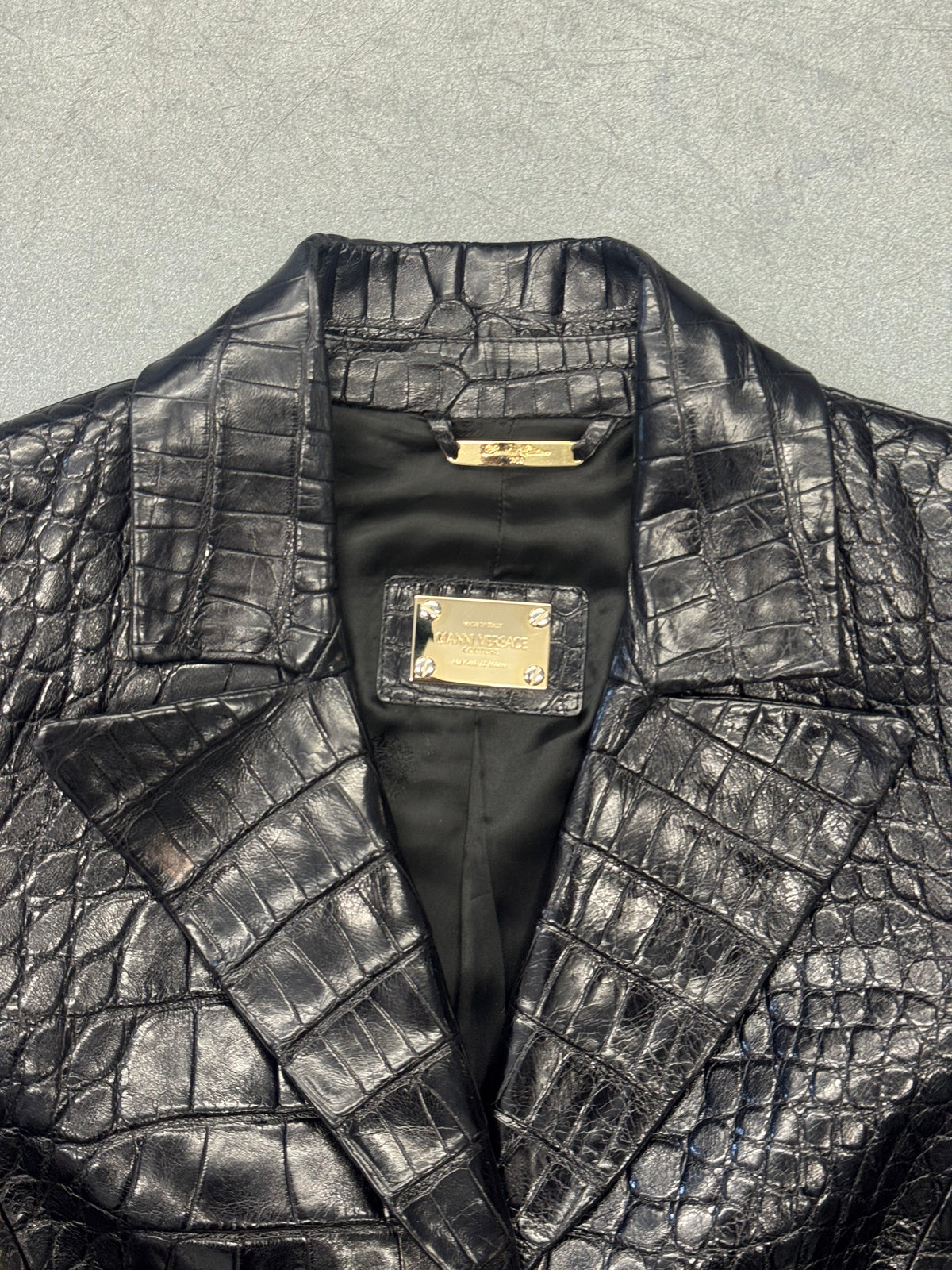 2006 GIANNI VERSACE COUTURE LIMITED EDITION 2/10 GENUINE BLACK ALLIGATOR LONG COAT