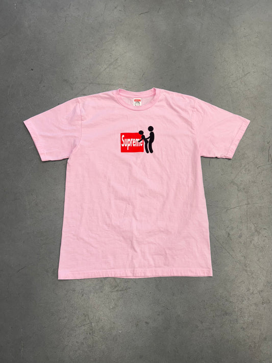 FW25 SUPREME STICK TEE - PINK