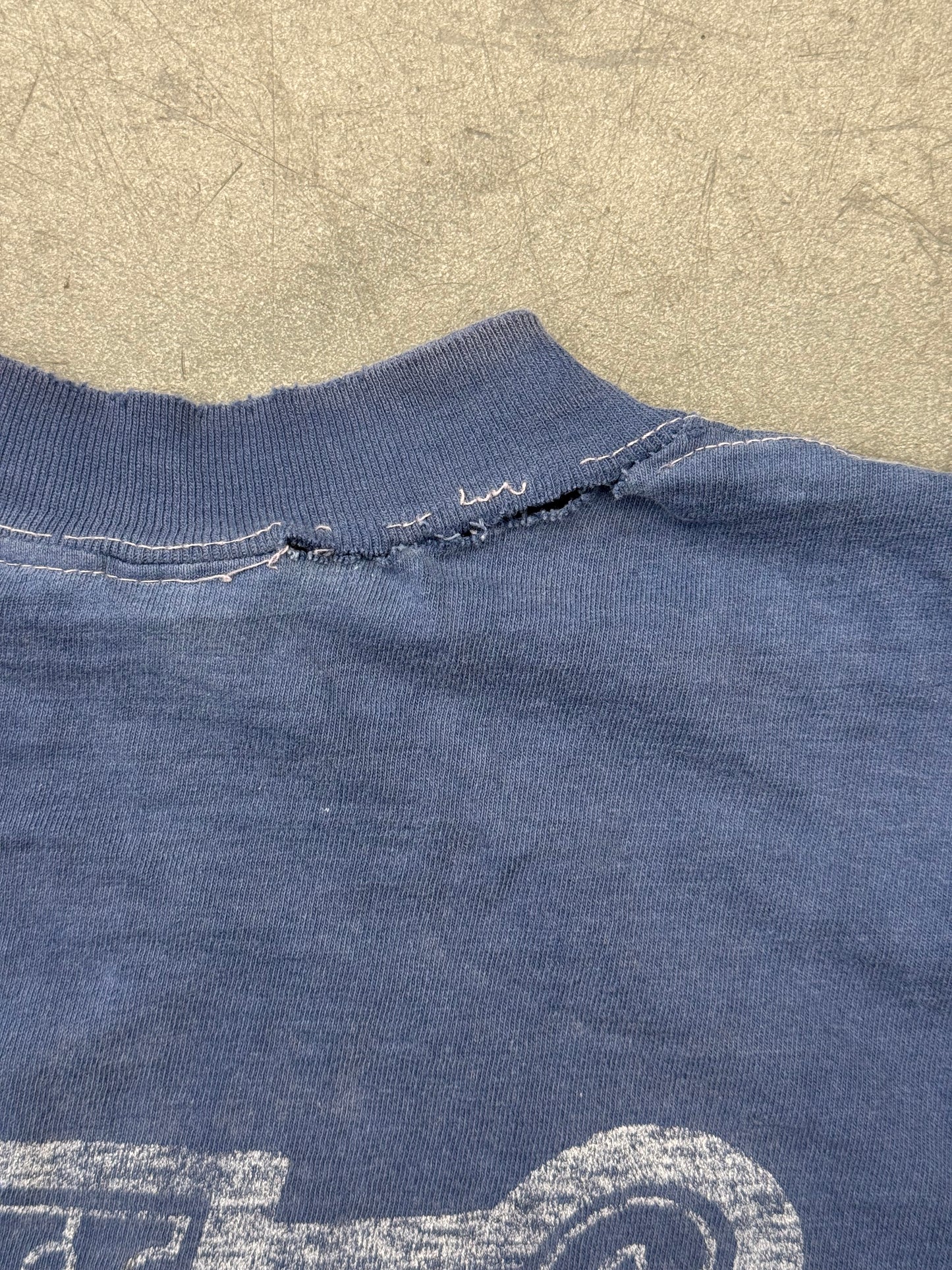 70'S BEATLES 10 YEAR ANNIVERSARY WAXY 106 FM DISTRESSED TEE (HEAVY TAG)
