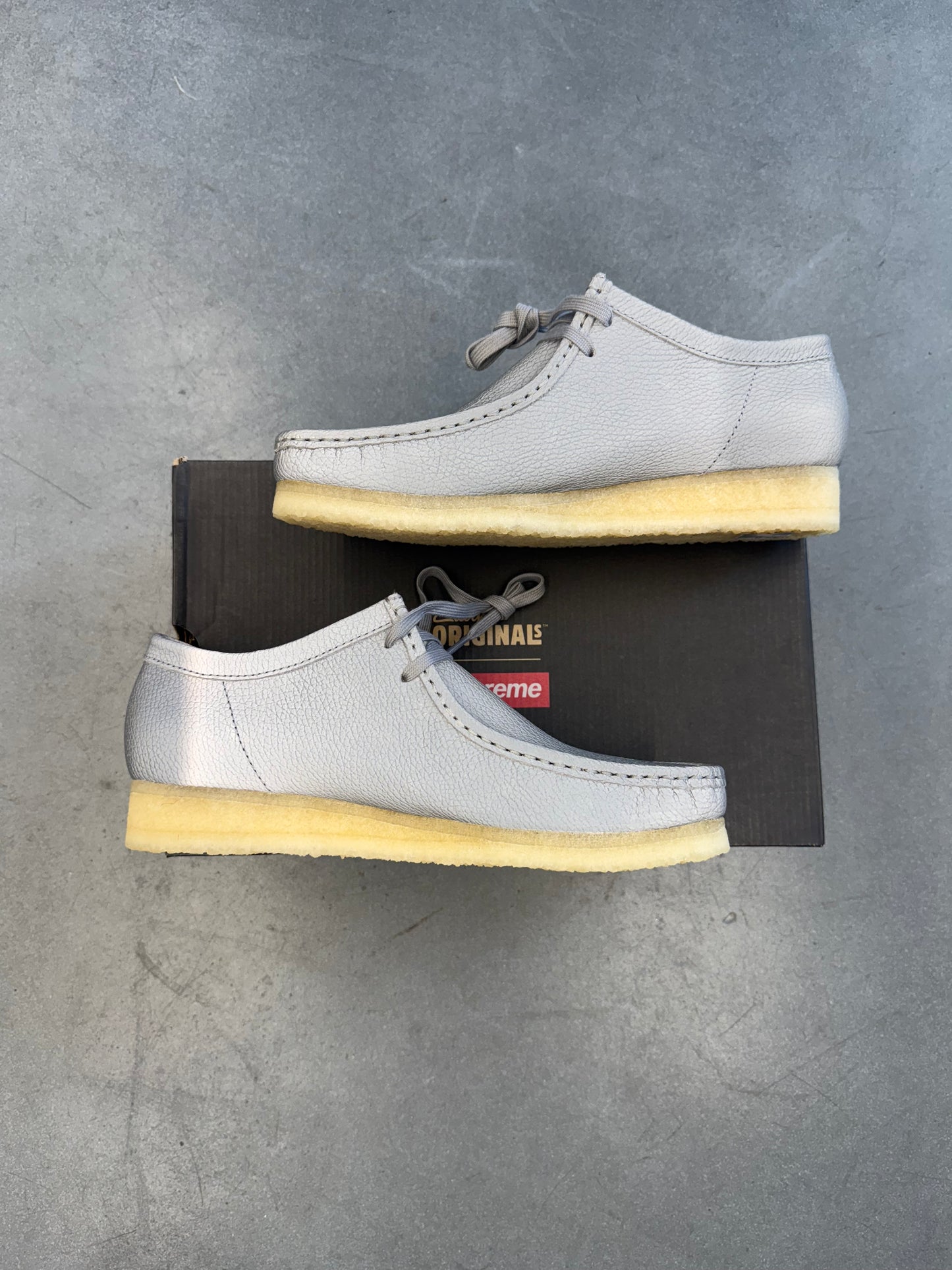 2025 SIZE 9.5 SUPREME CLARK ORIGINALS WALLABEE GREY REFLECTIVE (NEW WITH BOX)