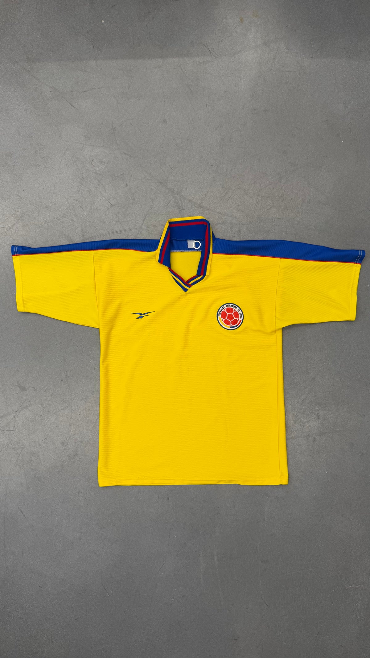 90S BOOTLEG COLOMBIA HOME SOCCER JERSEY (FADED TAG)