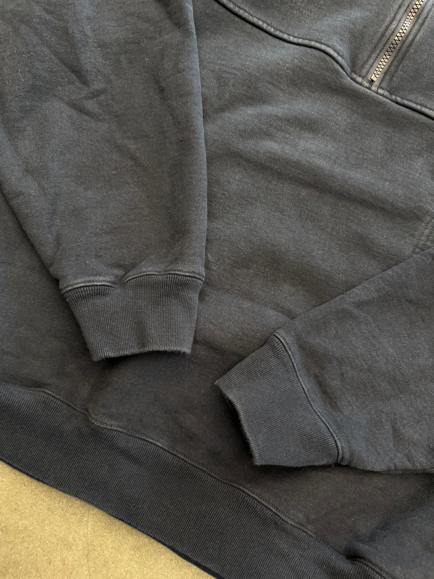 FW22 SUPREME WASHED HALF ZIP PULLOVER NAVY RED