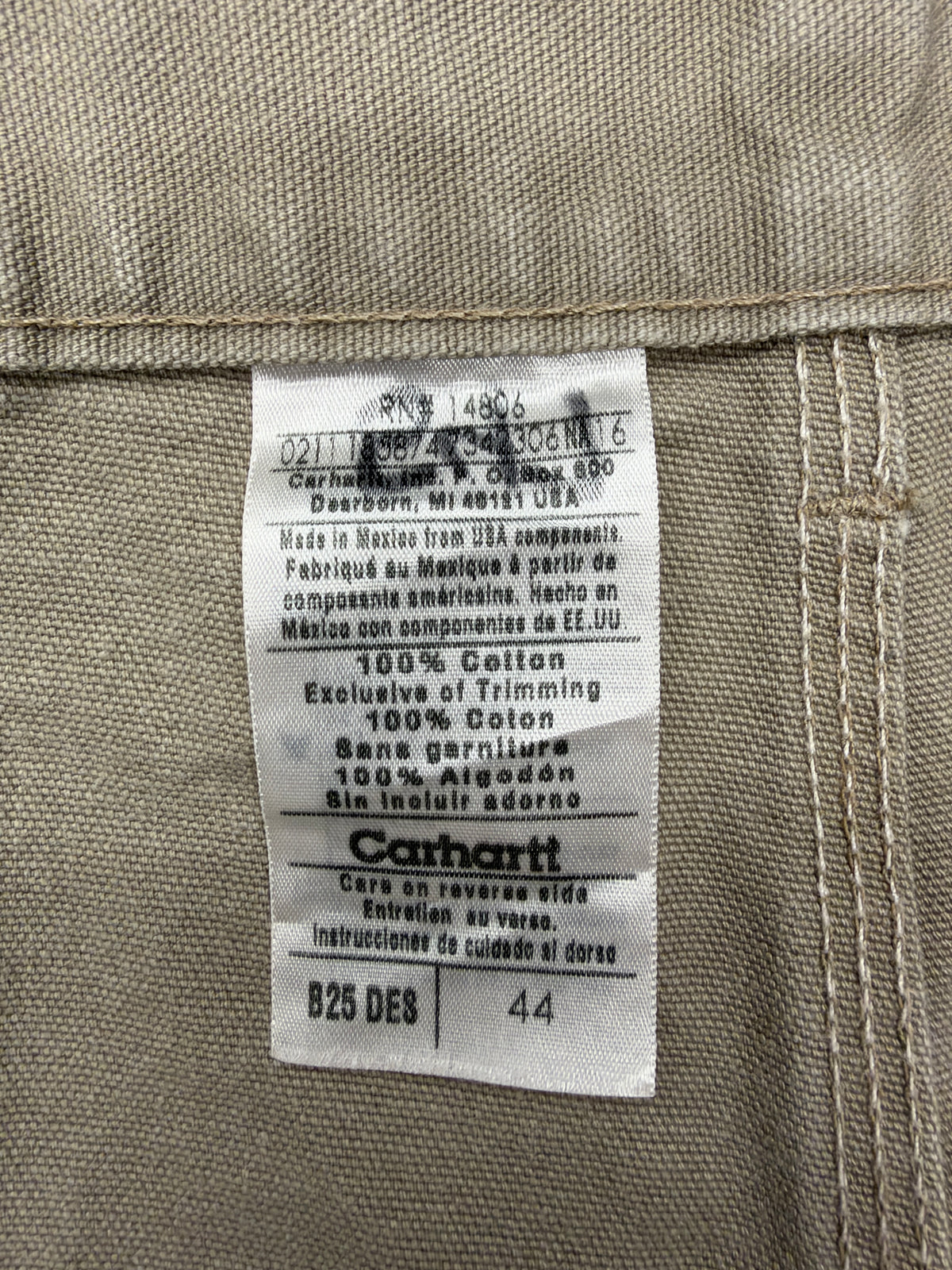 VINTAGE CARHARTT SHORTS (B25 DES) (44)