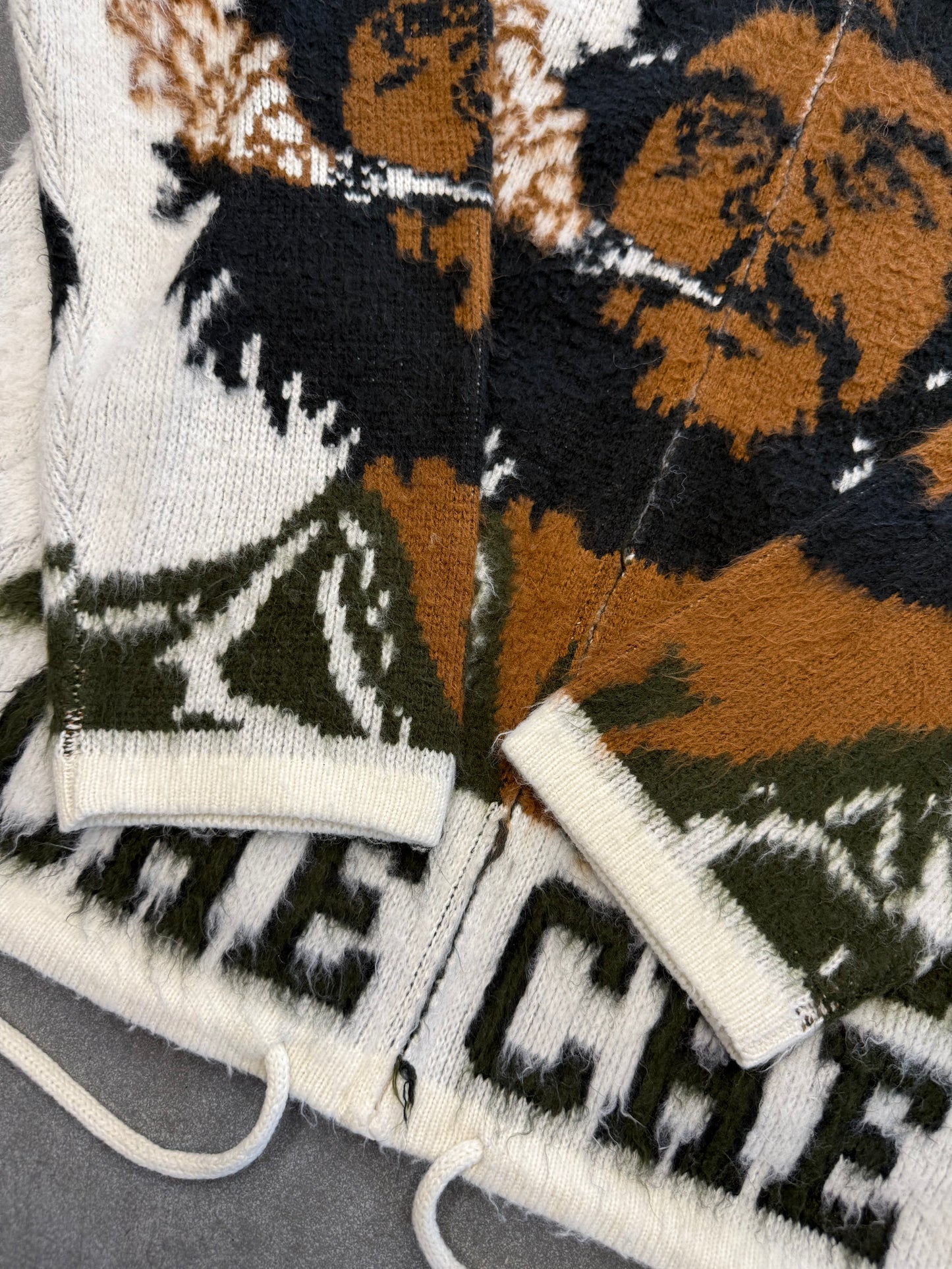 SS21 SUPREME CHE HOODED ZIP UP SWEATER