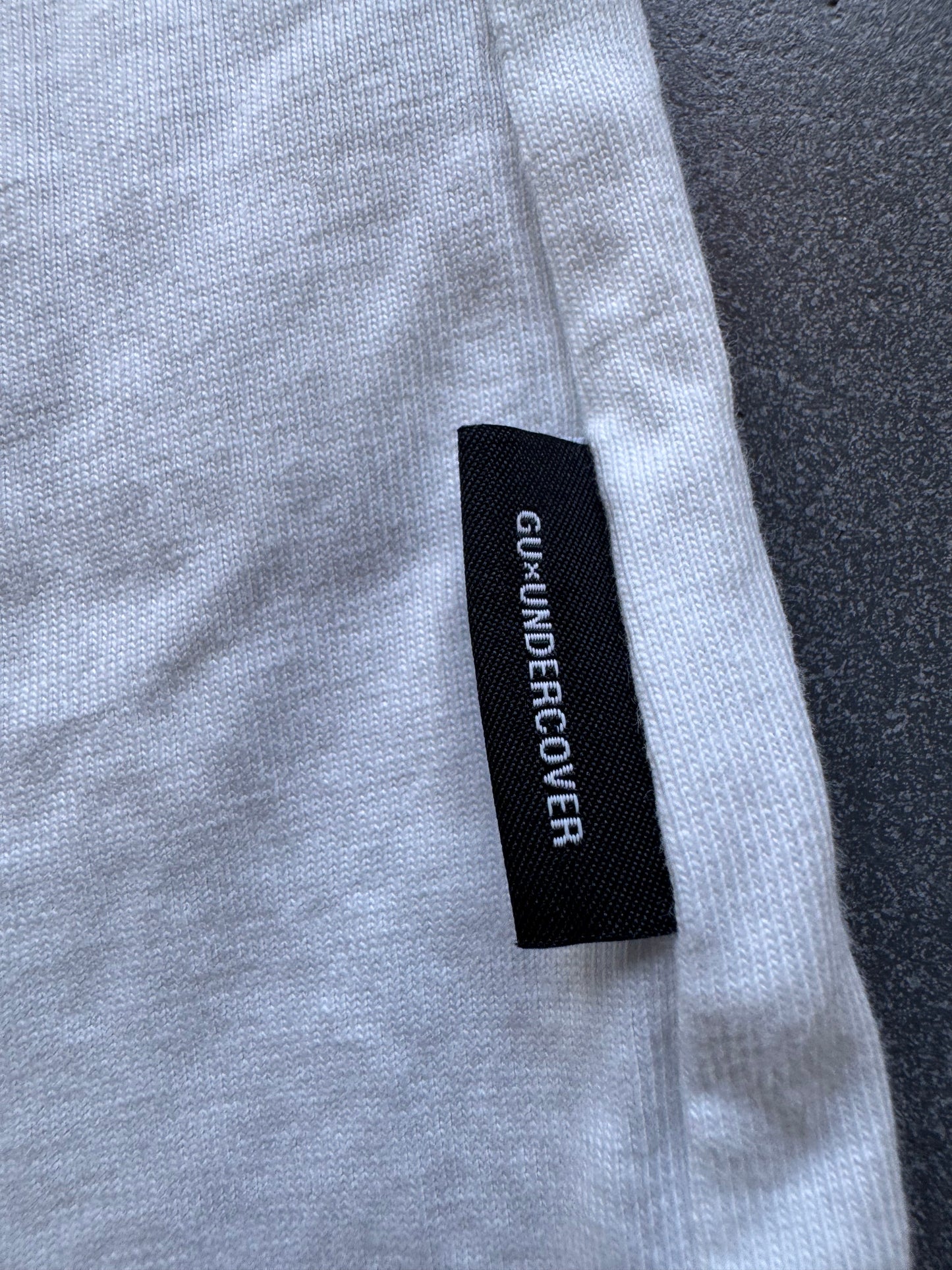 GU X UNDERCOVER FRANKENSTEIN KOSMIC NOISE. TEE (S)