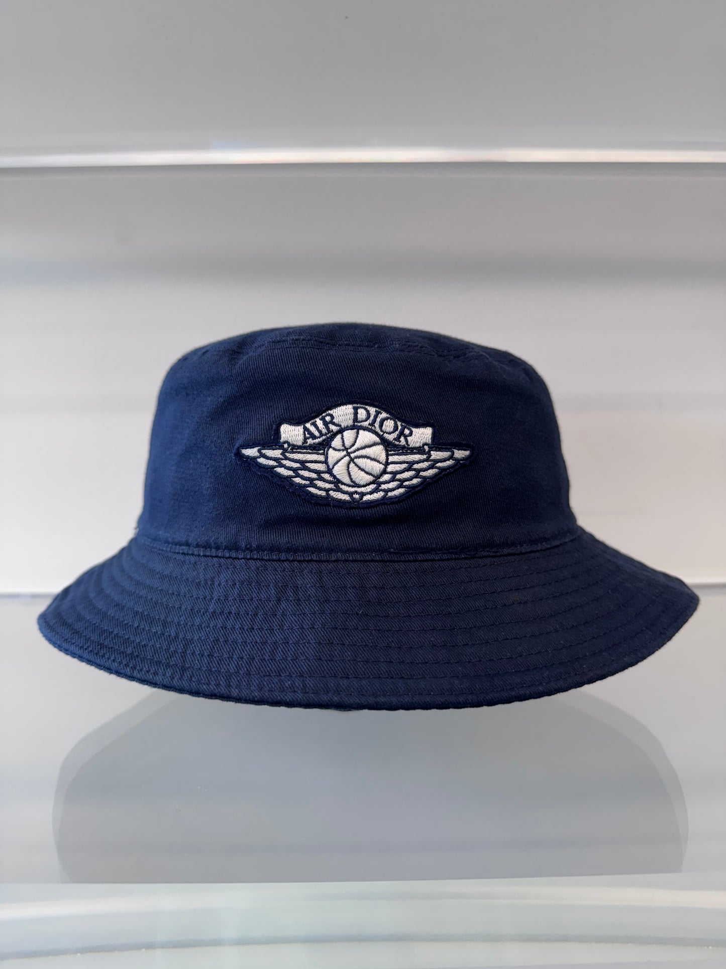SS20 DIOR JORDAN WINGS BUCKET HAT NAVY