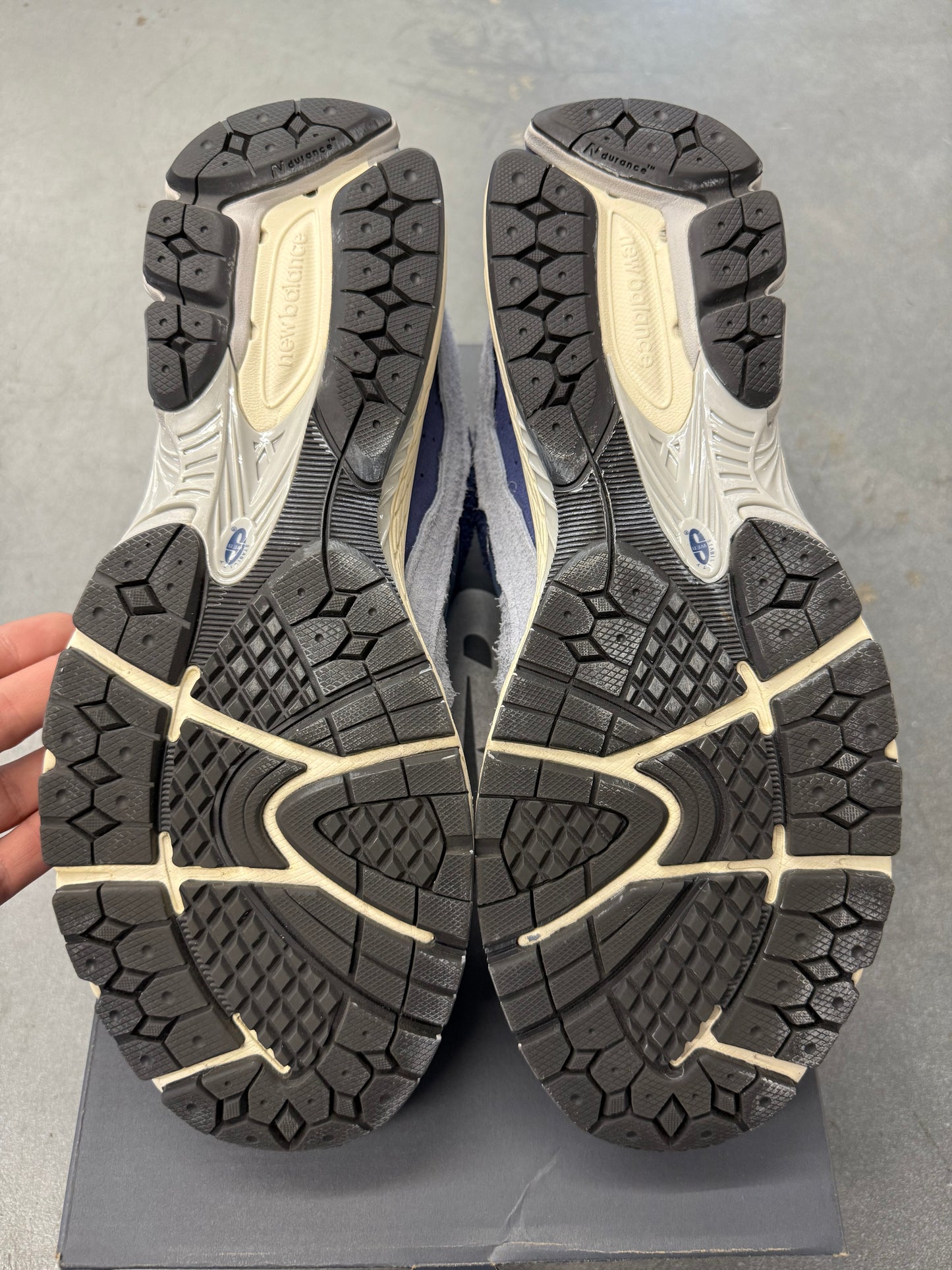 2022 SIZE 13 NEW BALANCE 2002R PROTECTION PACK LIGHT ARTIC GREY PURPLE (PRE-OWNED WITH BOX)