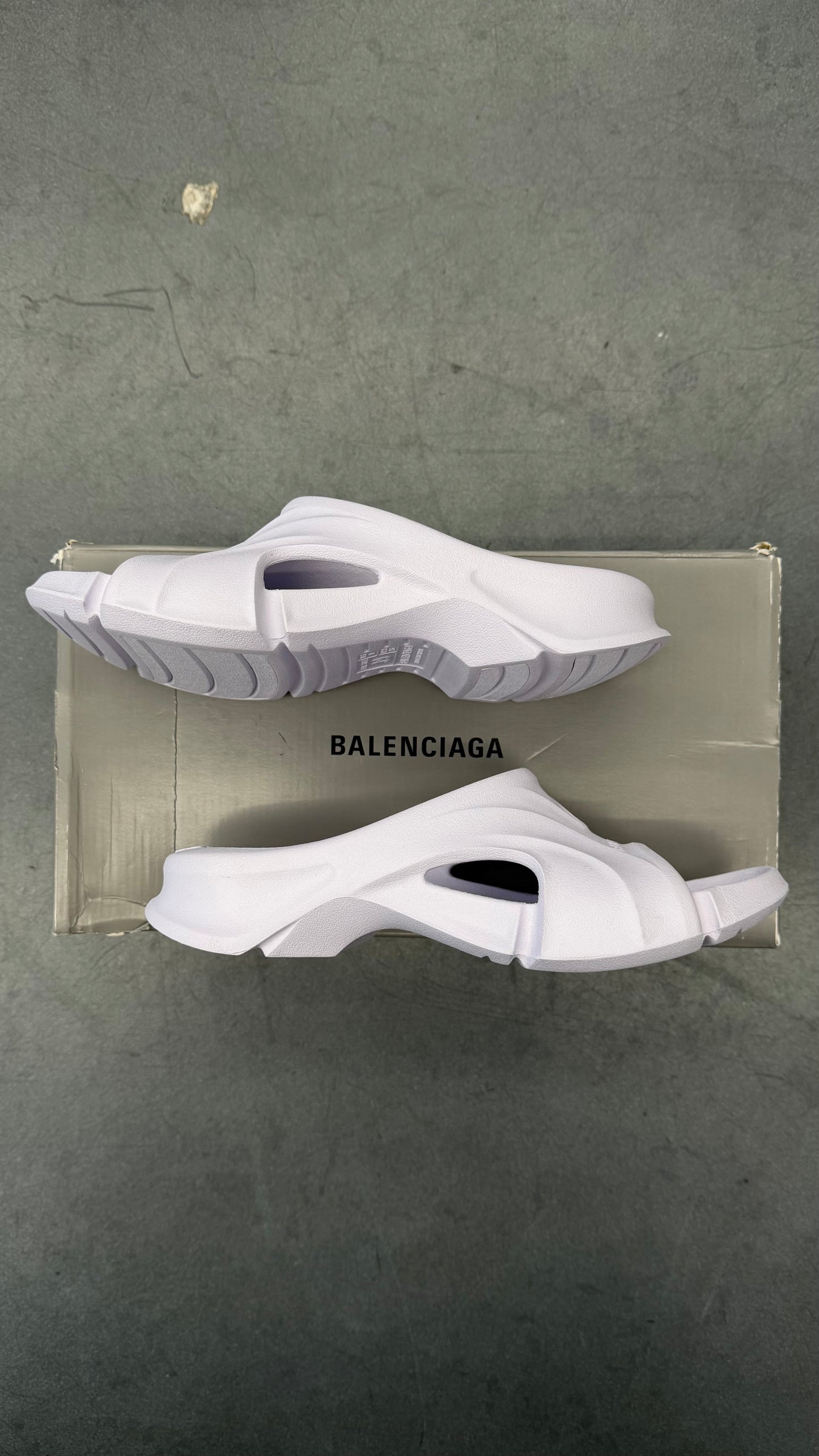 SIZE 39 BALENCIAGA MOLD SLIDE SANDALS WHITE/LIGHT PURPLE (NEW WITH BOX)