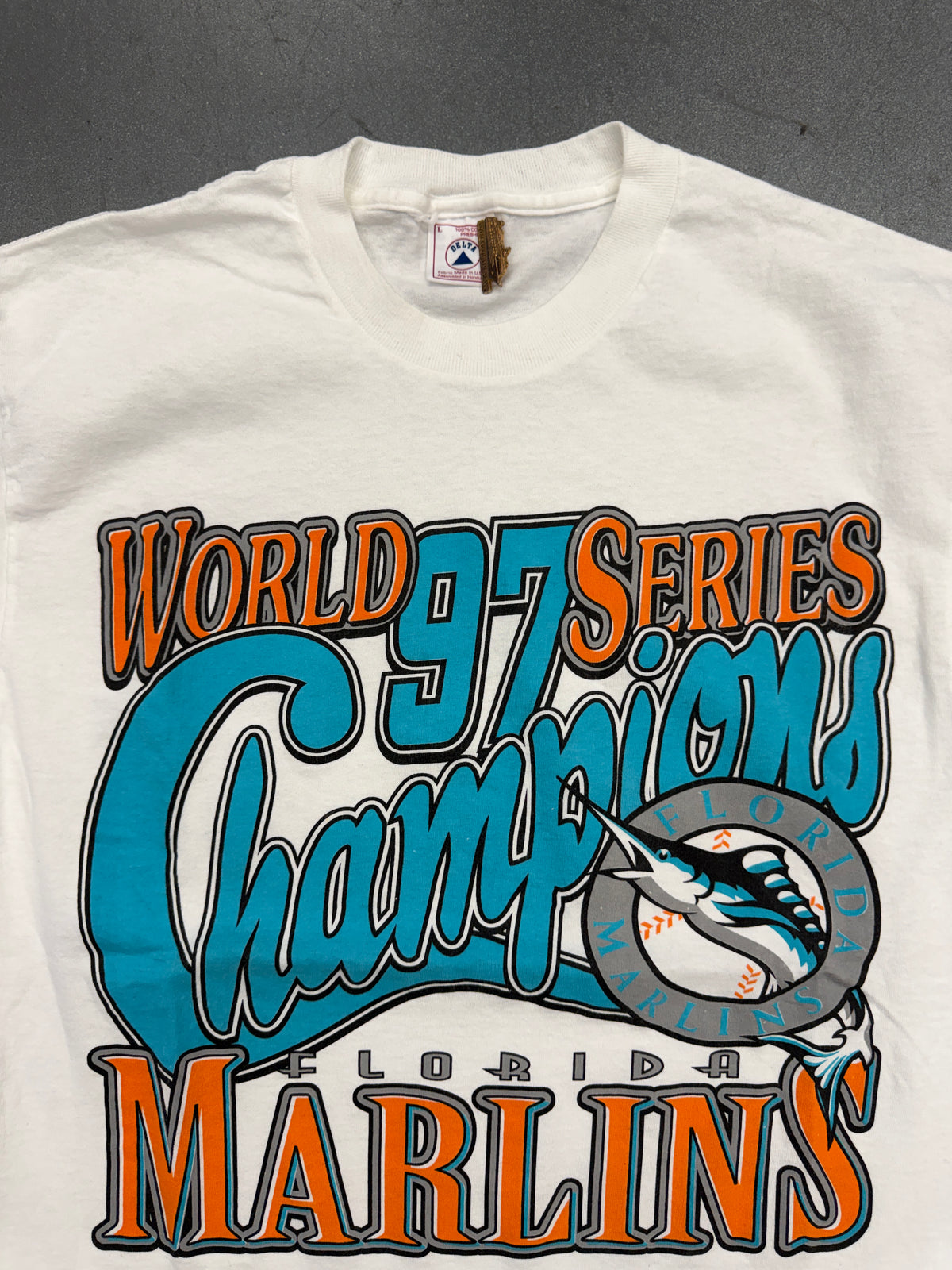 1997 FLORIDA MARLINS 97 WORLD SERIES CHAMPIONS TEE (DELTA TAG)