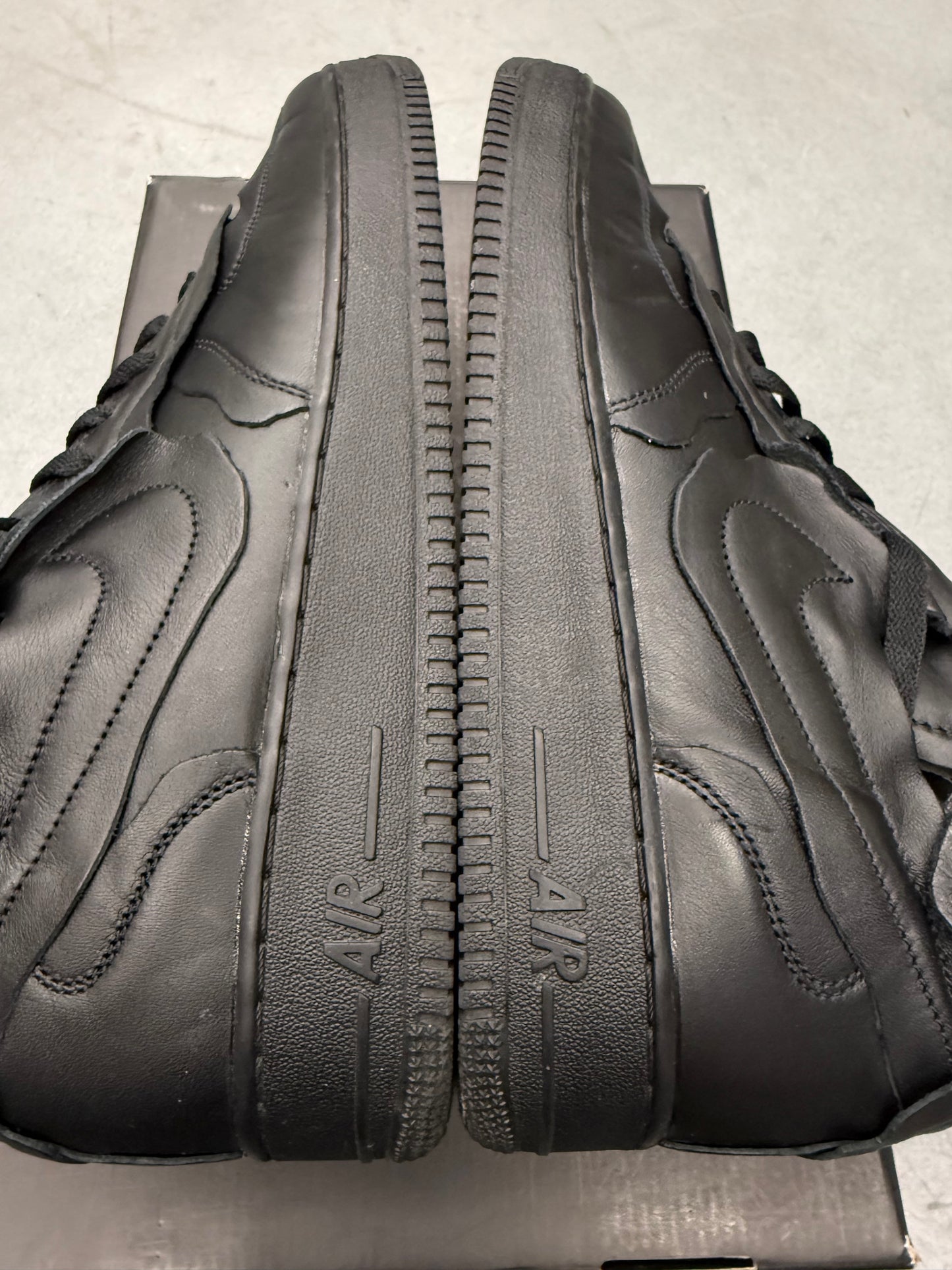 2020 SIZE 12 NIKE AIR FORCE 1 MID CDG COMME DES GARCONS BLACK (PRE-OWNED WITH BOX)