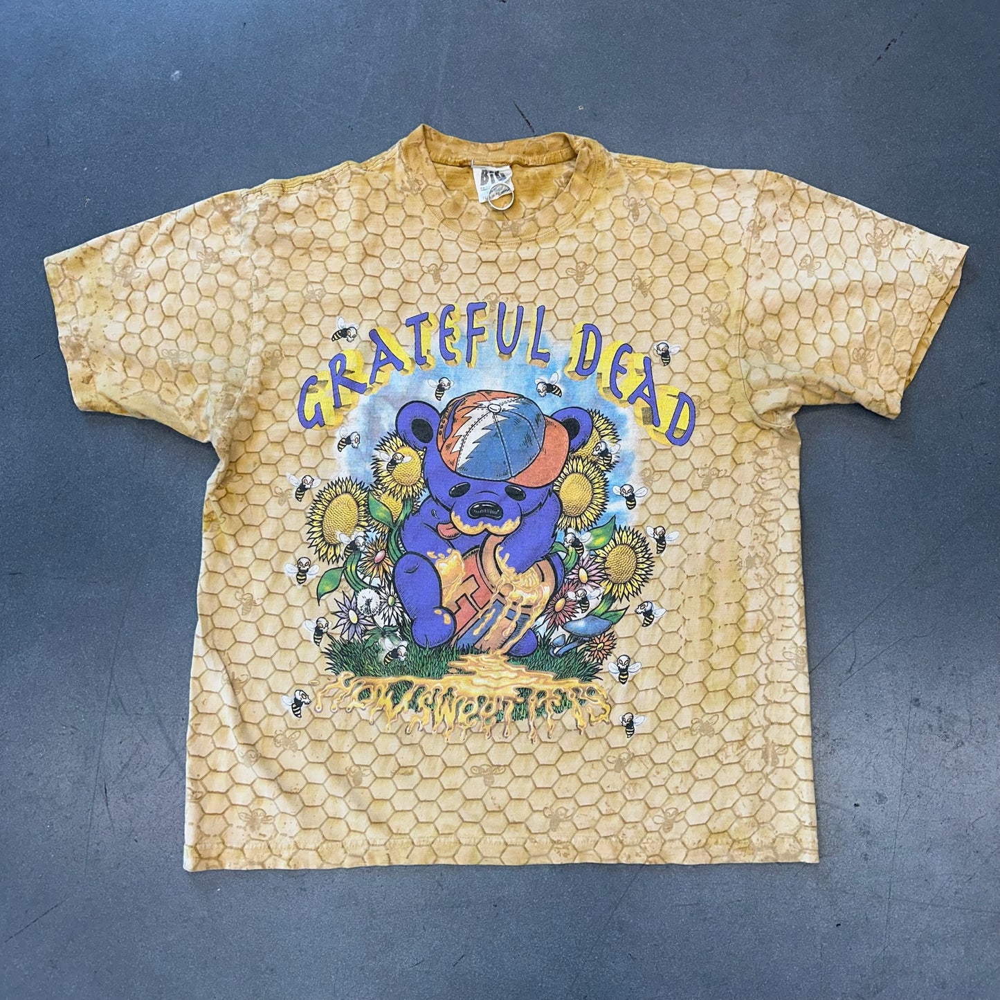 1995 GRATEFUL DEAD HOW SWEET IT IS HONEYCOMB BEAR TEE (BIG TAG)