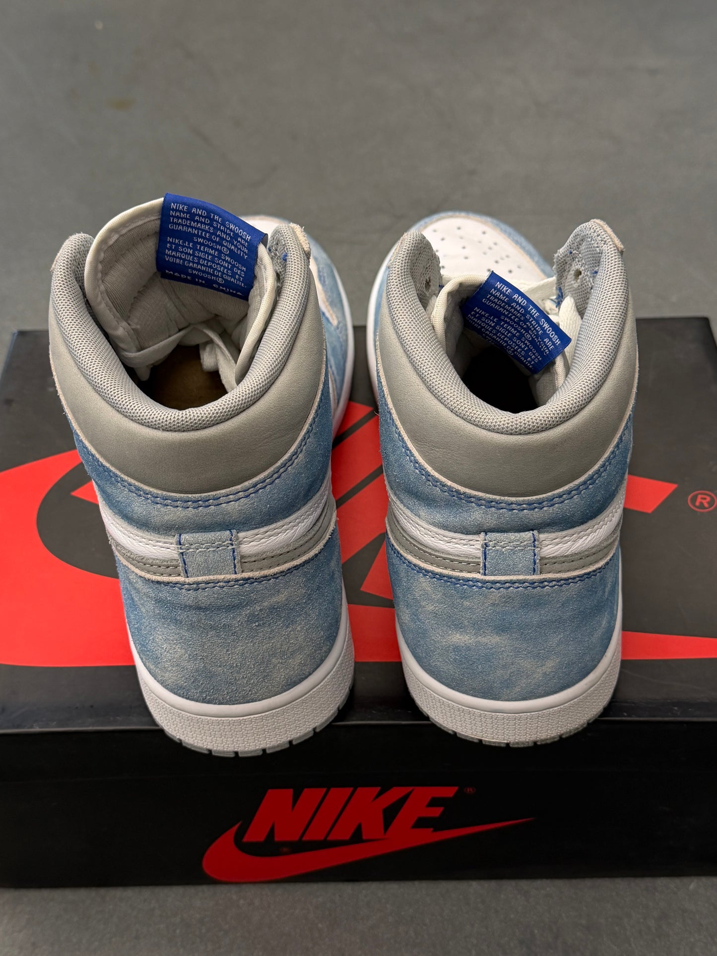 2021 AIR JORDAN 1 RETRO HIGH OG - HYPER ROYAL / SMOKE GREY (W/BOX)
