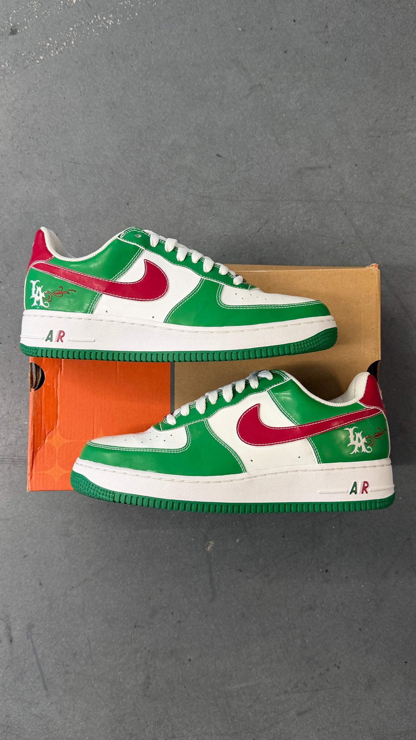 2005 NIKE AIR FORCE 1 LOW MR. CARTOON